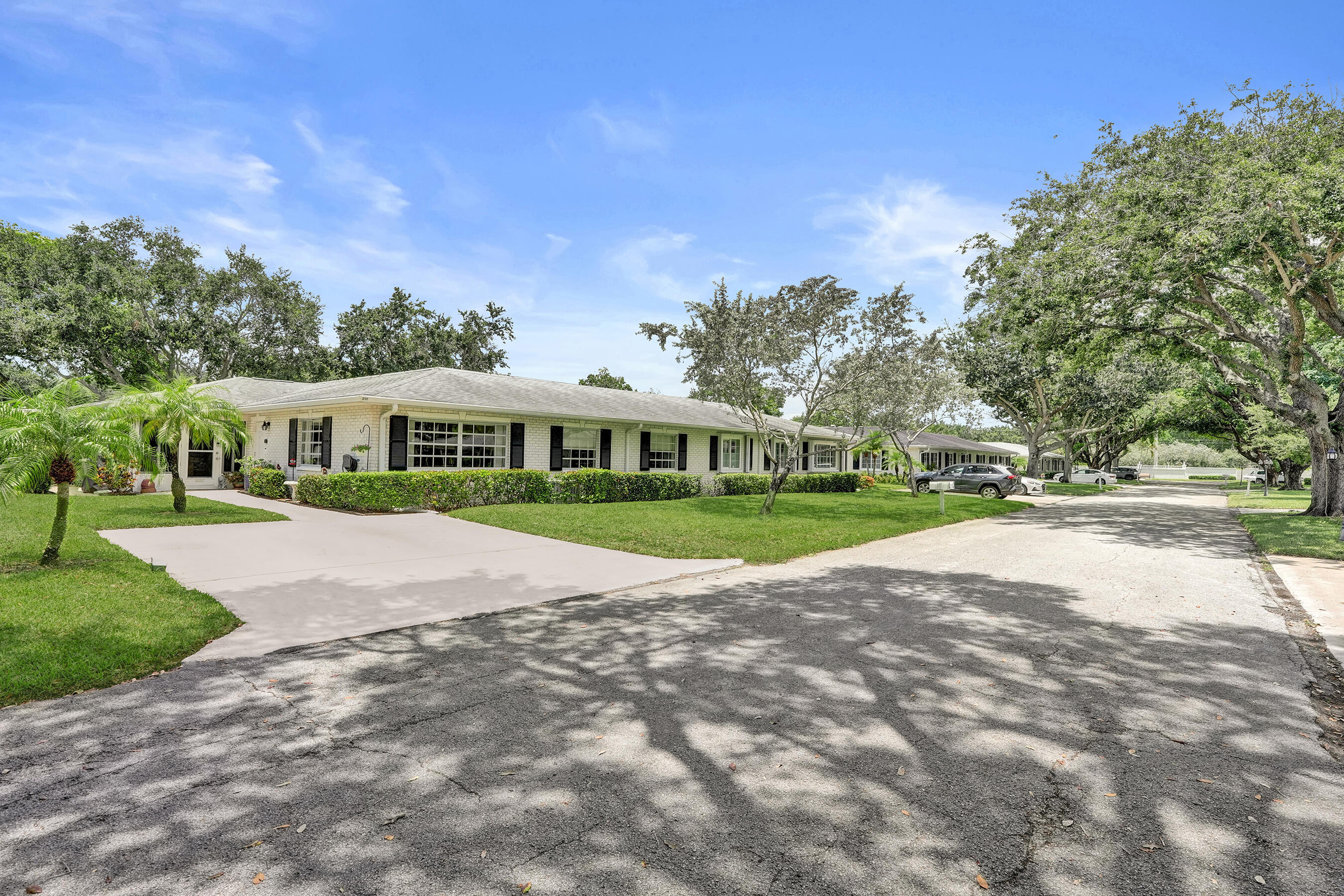 LIMETREE CONDO - Residential