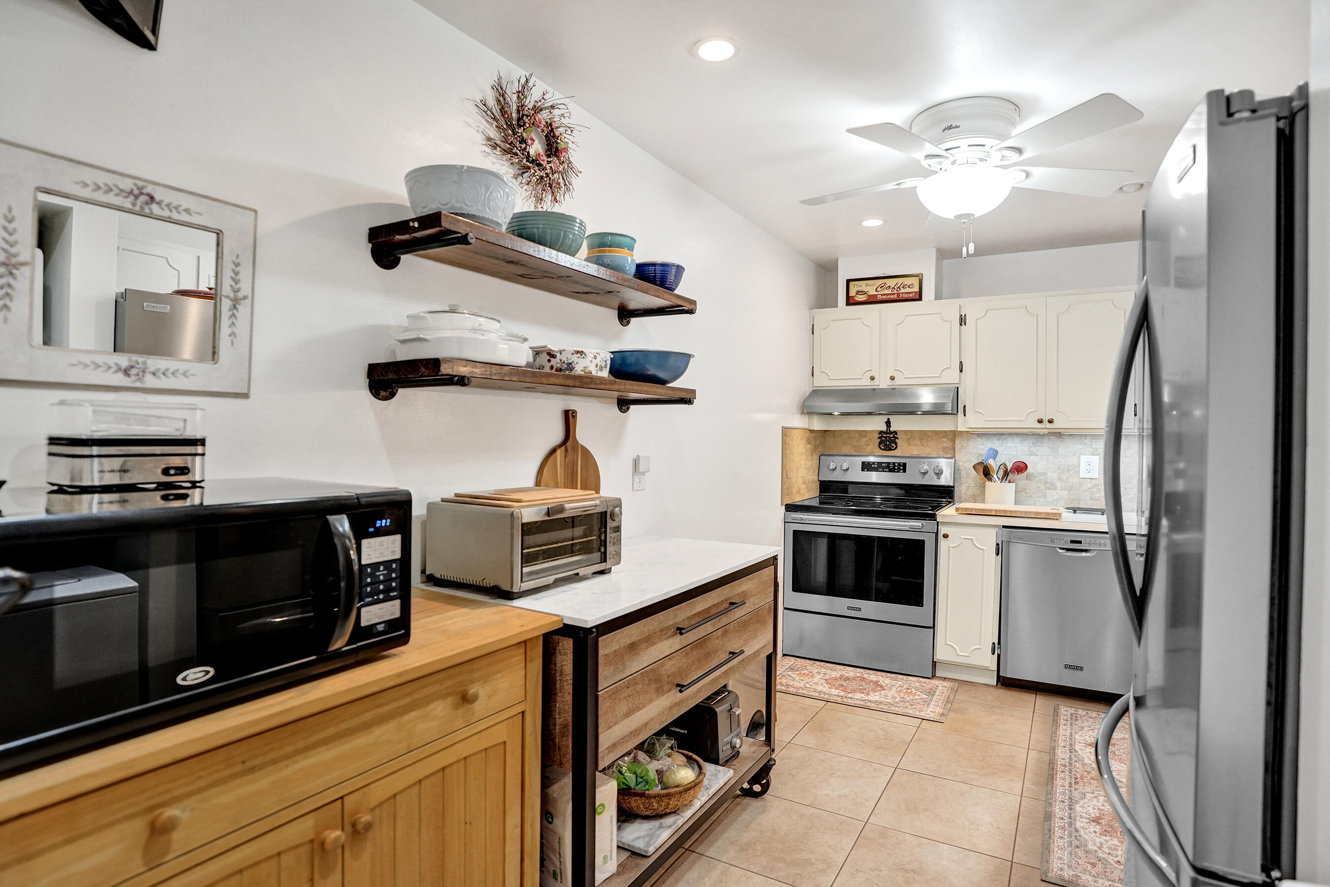 LIMETREE CONDO - Residential