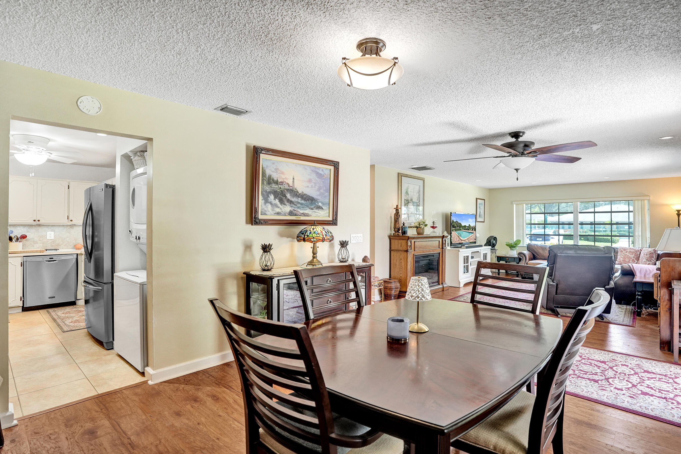 LIMETREE CONDO - Residential
