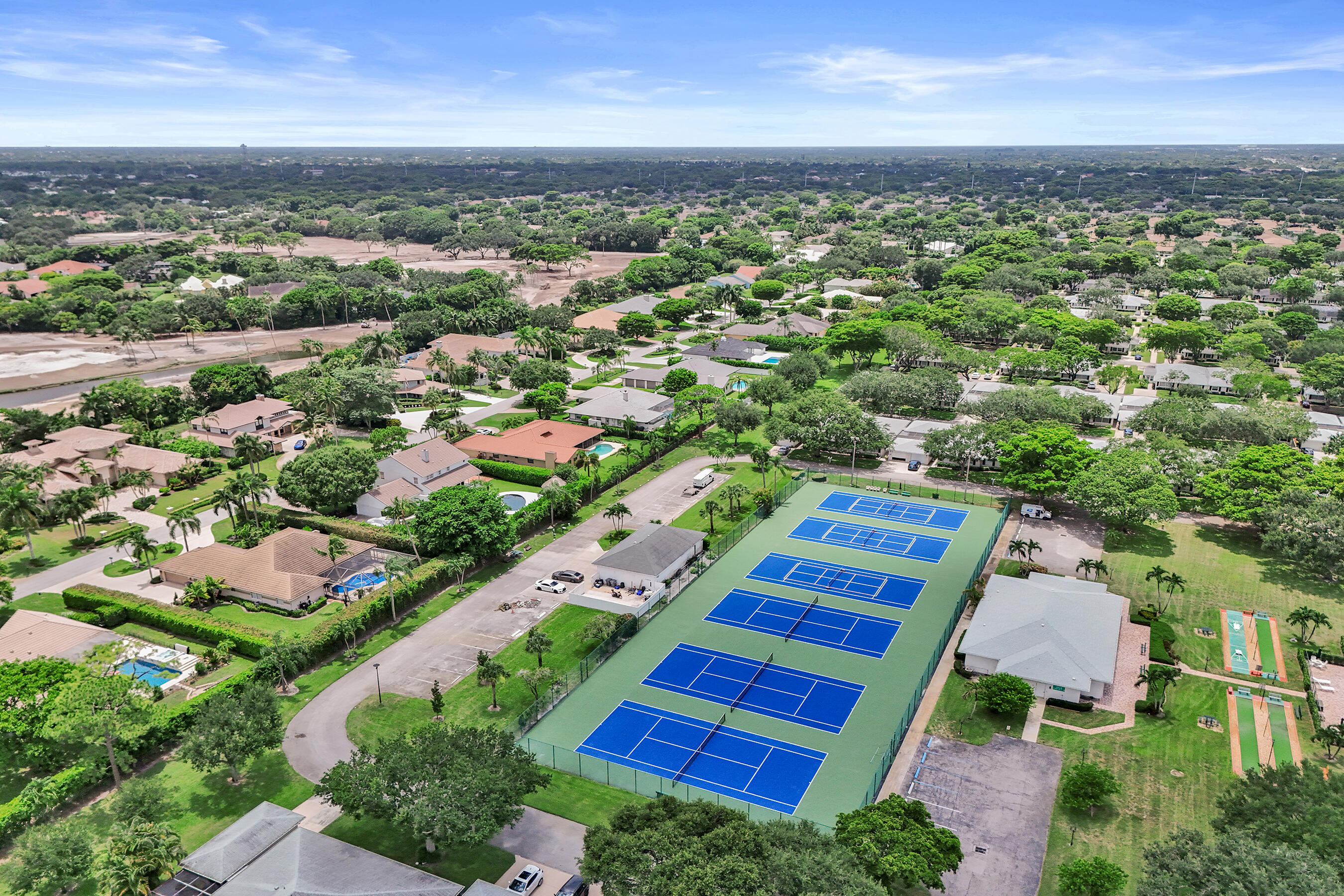 LIMETREE CONDO - Residential