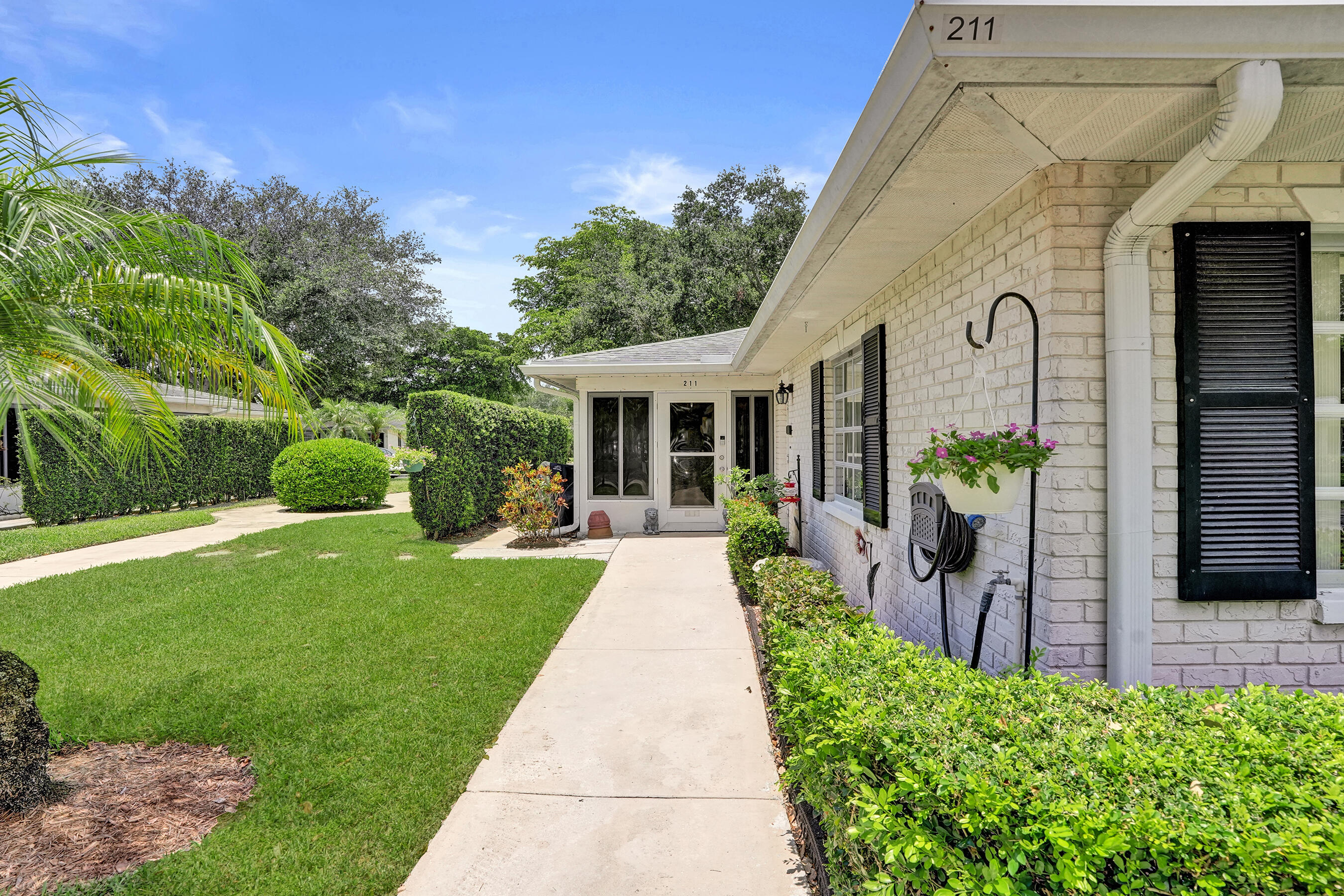 LIMETREE CONDO - Residential
