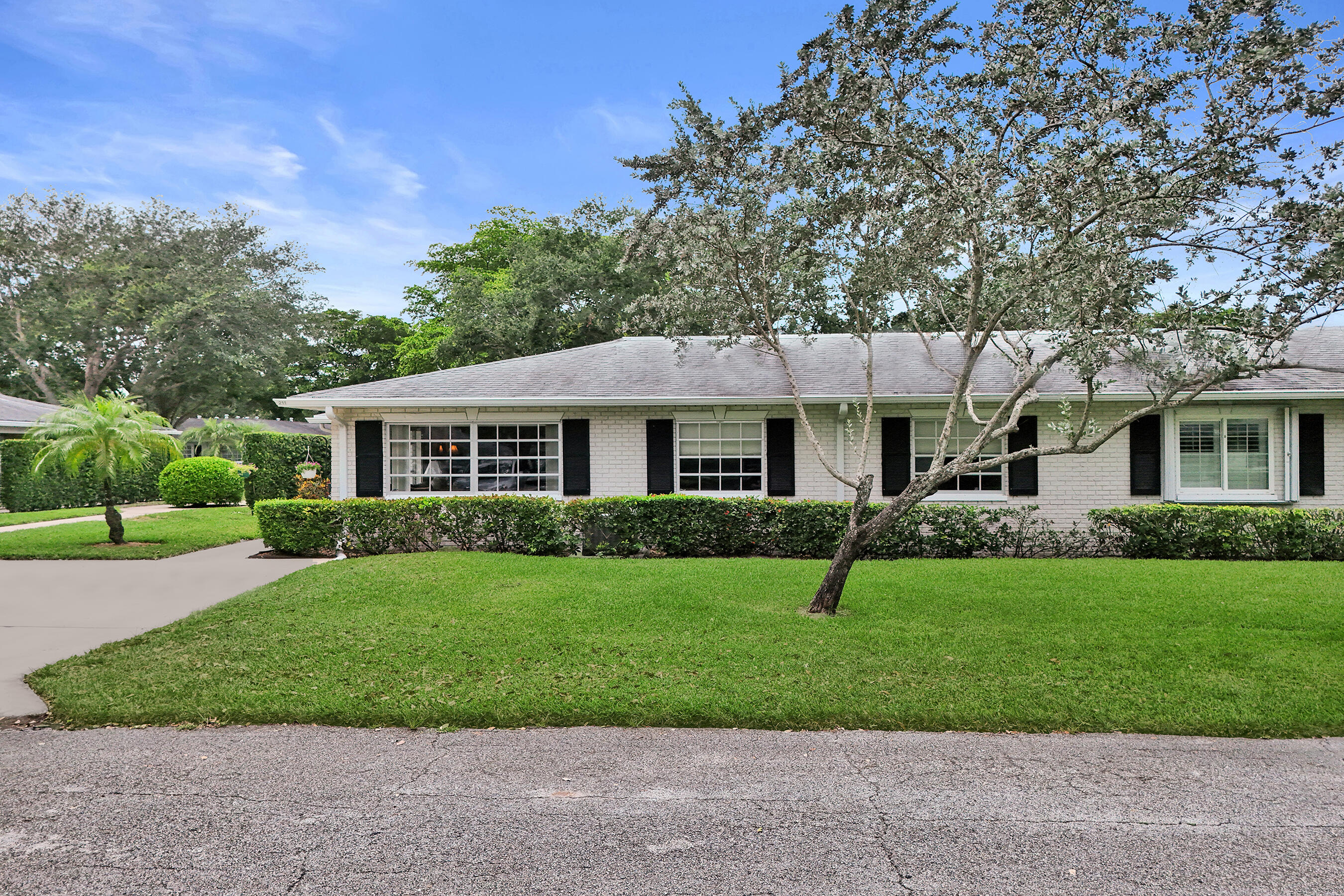 LIMETREE CONDO - Residential