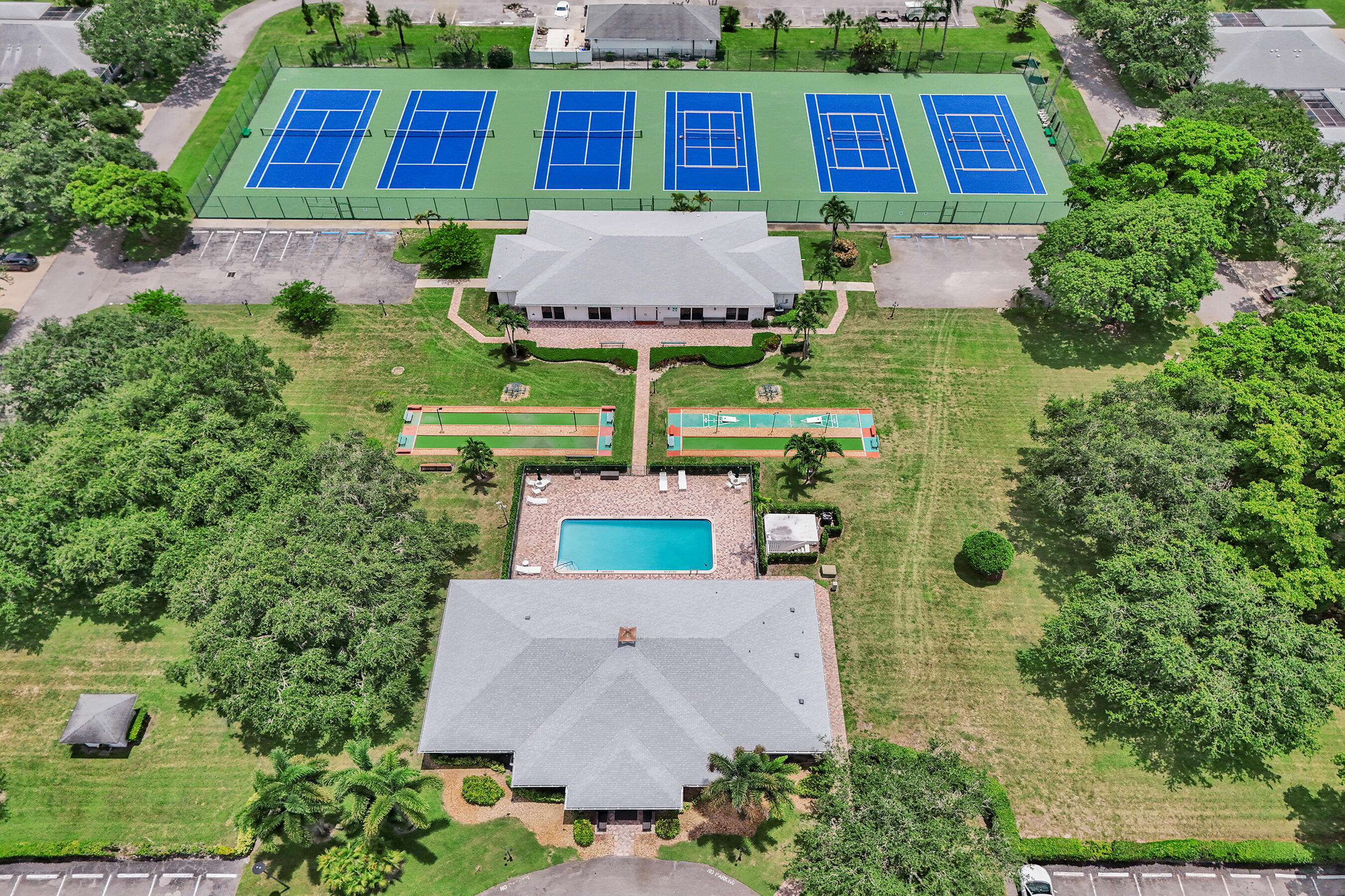 LIMETREE CONDO - Residential