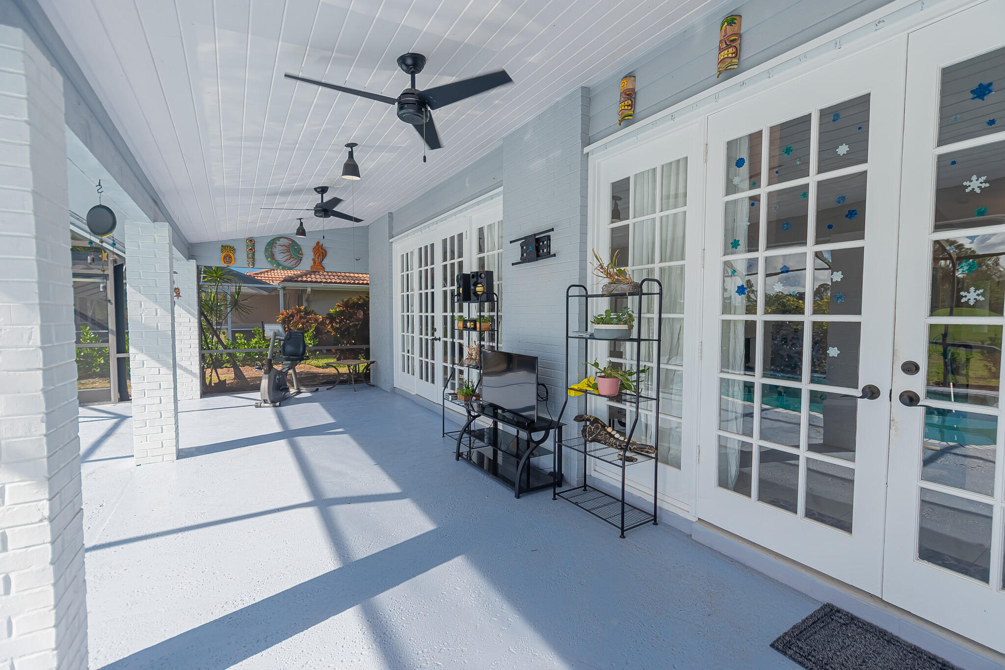 COUNTRY CLUB ESTATES - Residential Lease