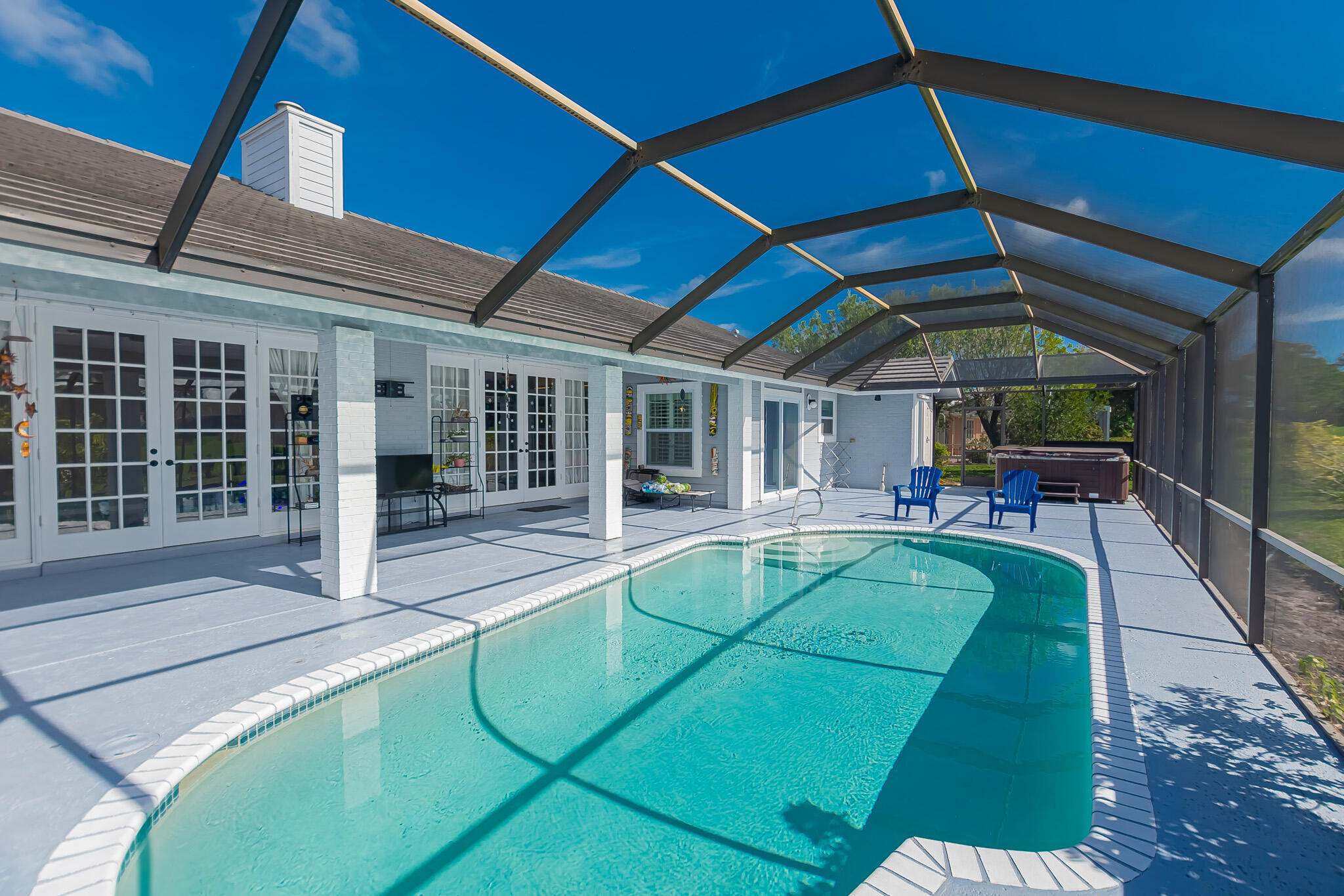 COUNTRY CLUB ESTATES - Residential Lease