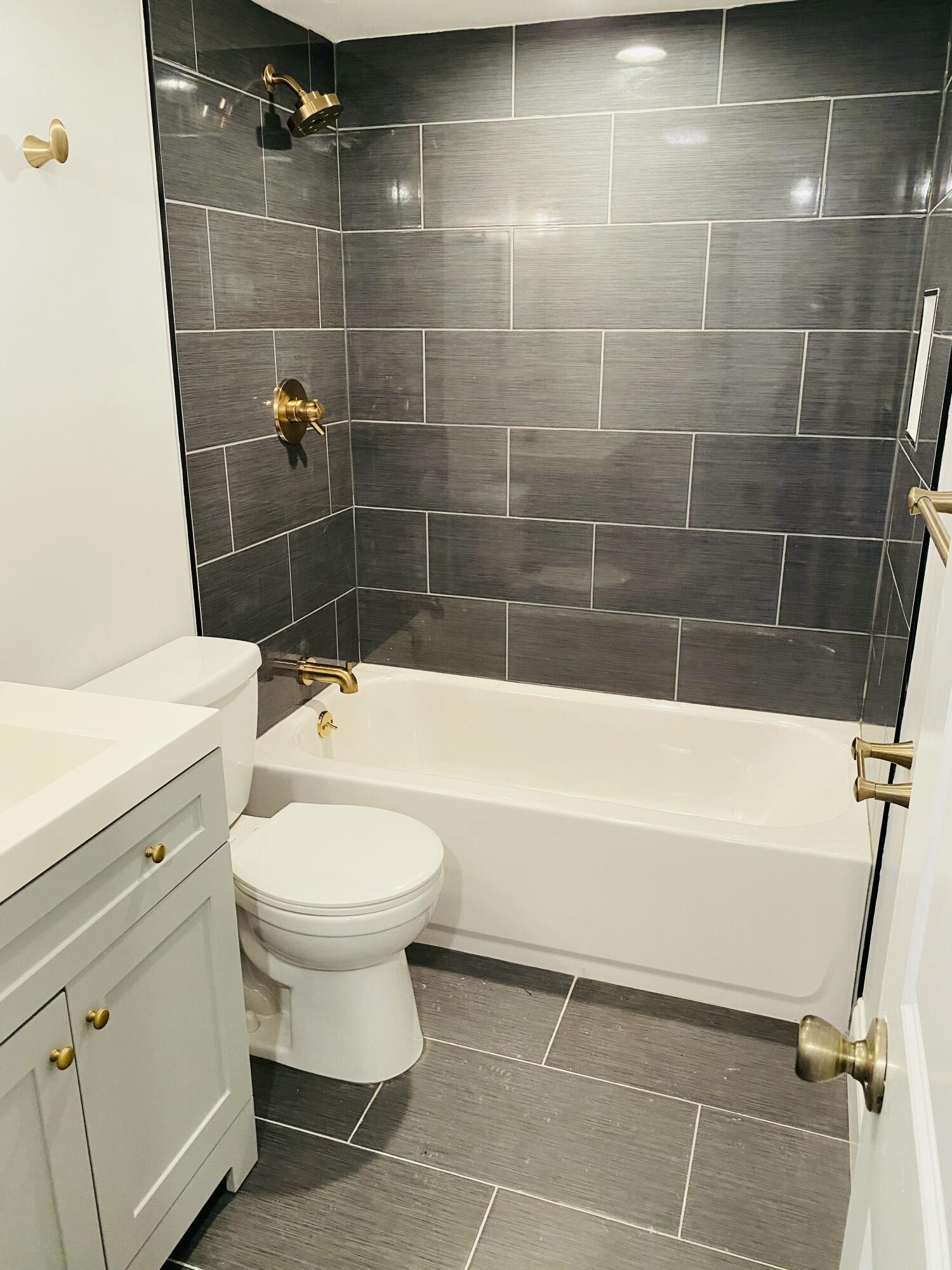 EMBARCADERO CONDO - Residential Lease