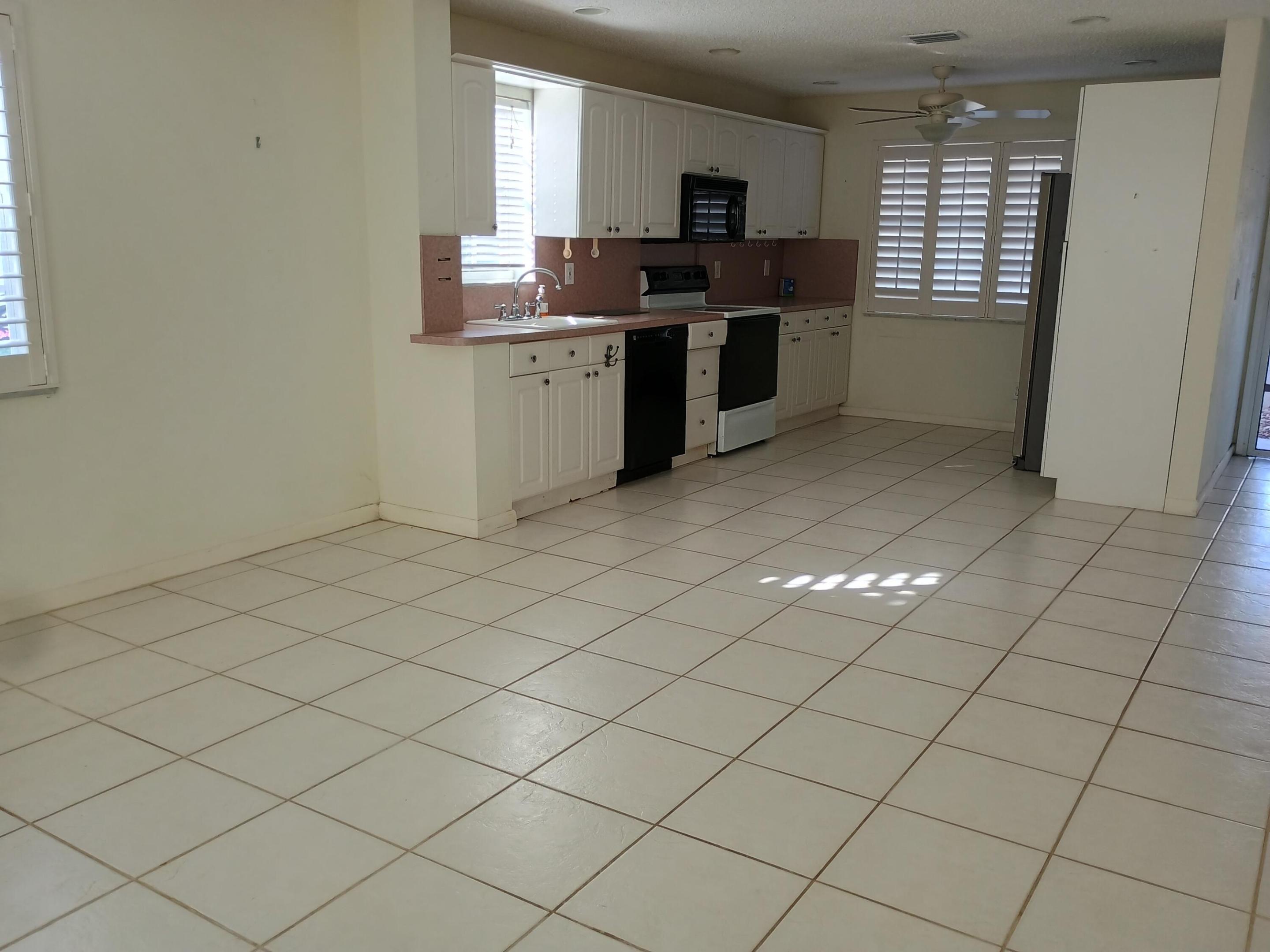 COLONIAL RIDGE CORP - Residential