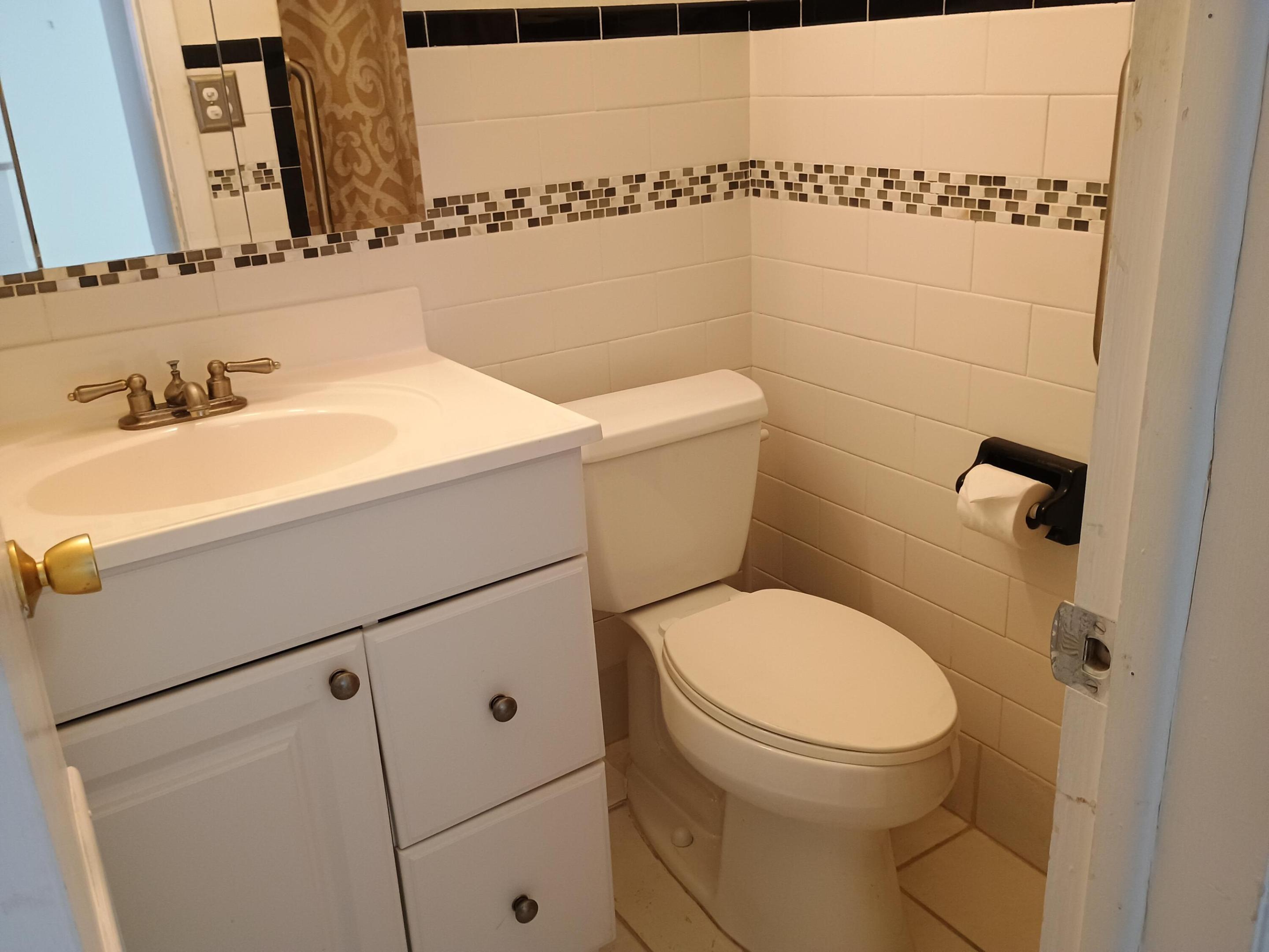 COLONIAL RIDGE CORP - Residential