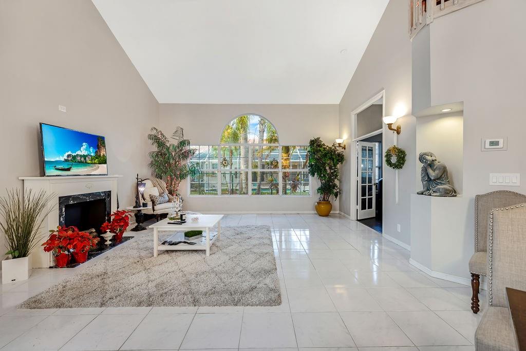 Kensington 146-39 B - Residential