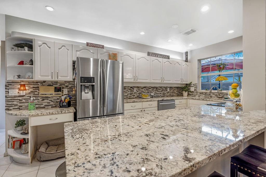 Kensington 146-39 B - Residential