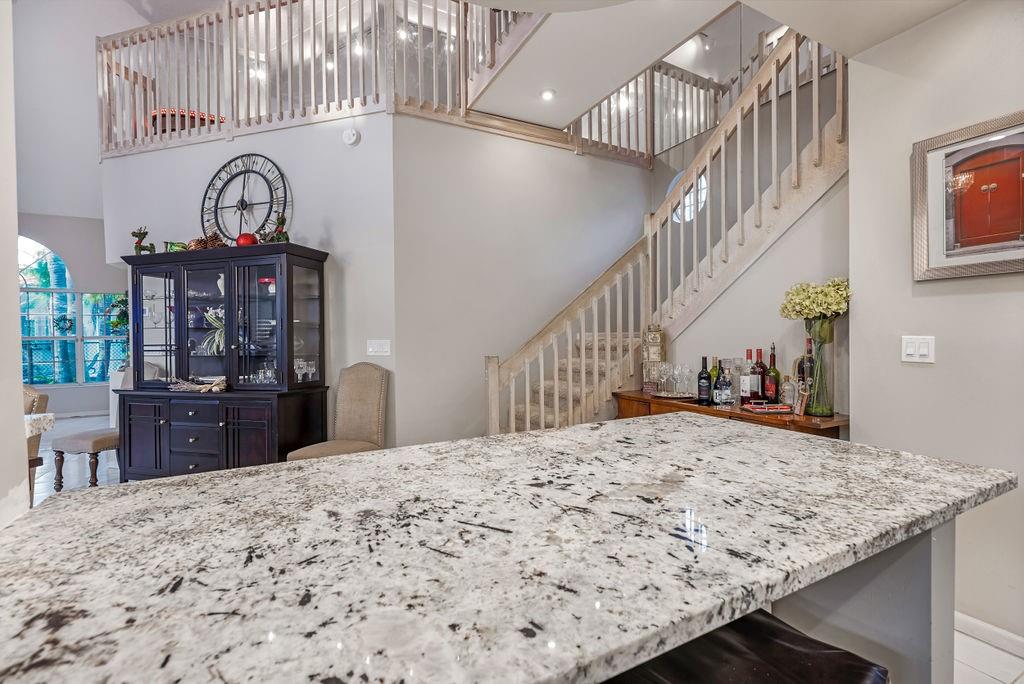 Kensington 146-39 B - Residential