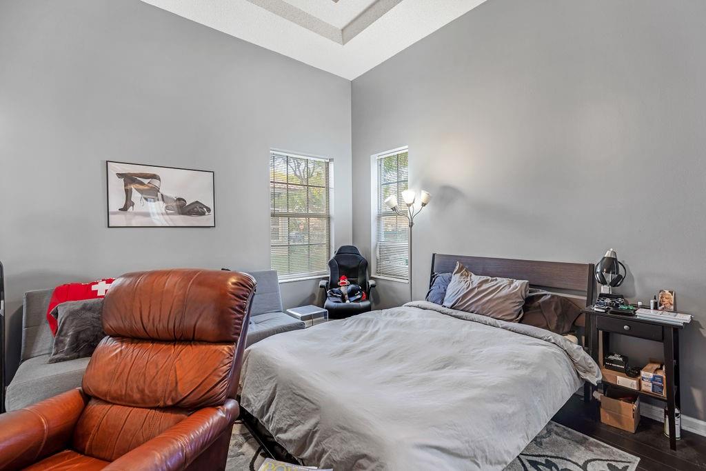 Kensington 146-39 B - Residential