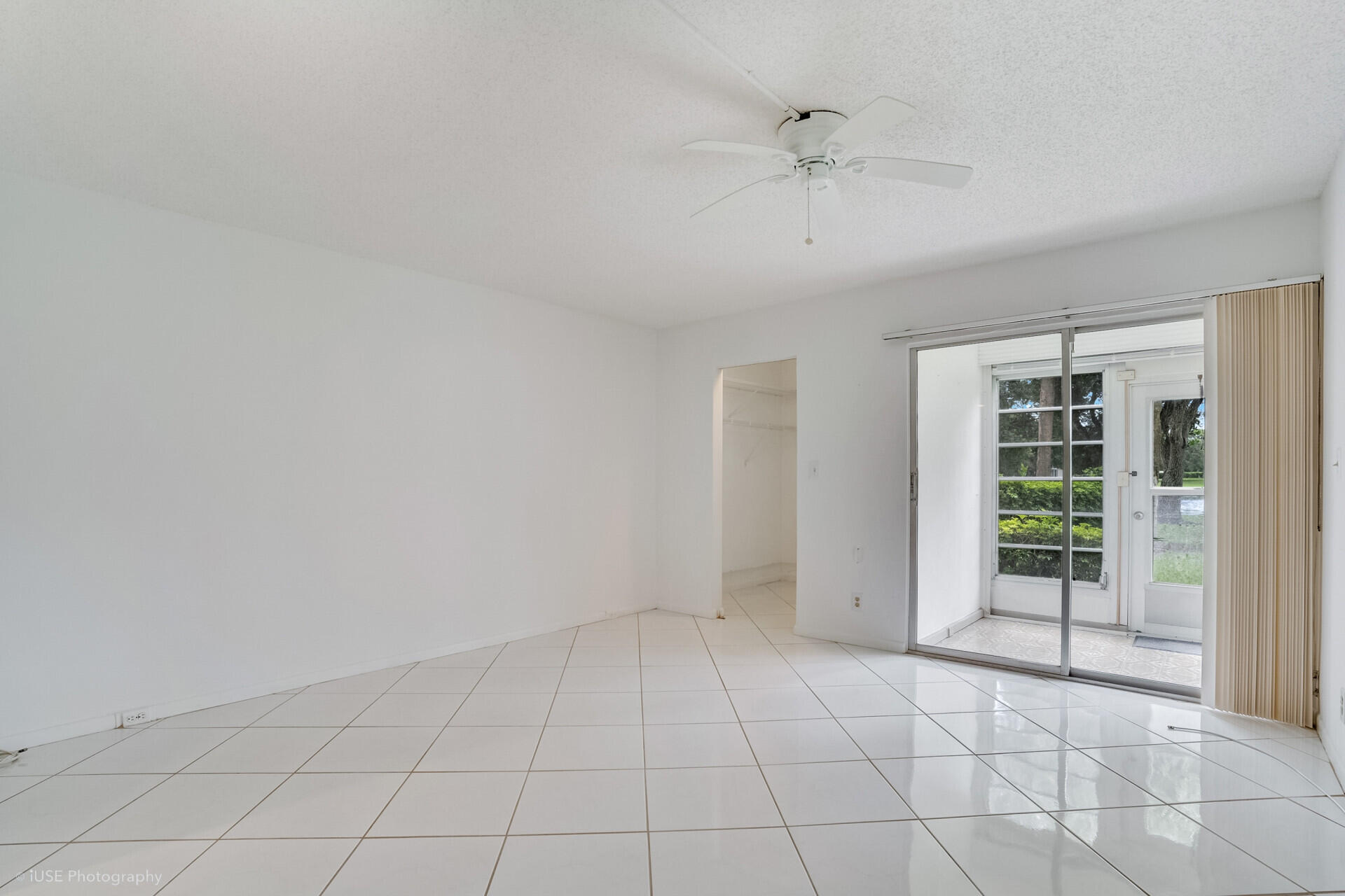 LUCAYA VILLAGE 1-E CONDO - Residential