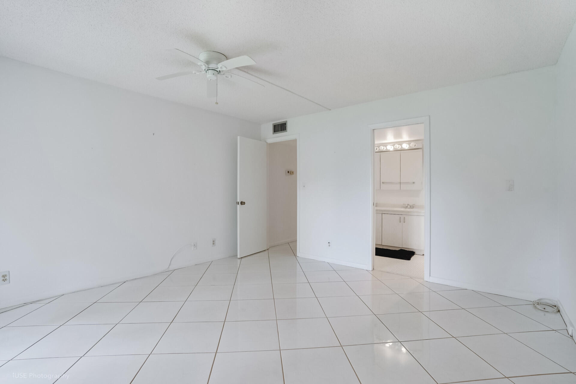 LUCAYA VILLAGE 1-E CONDO - Residential