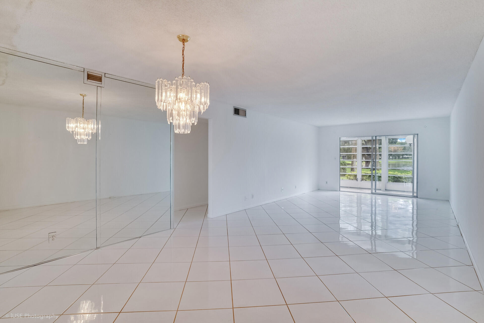 LUCAYA VILLAGE 1-E CONDO - Residential