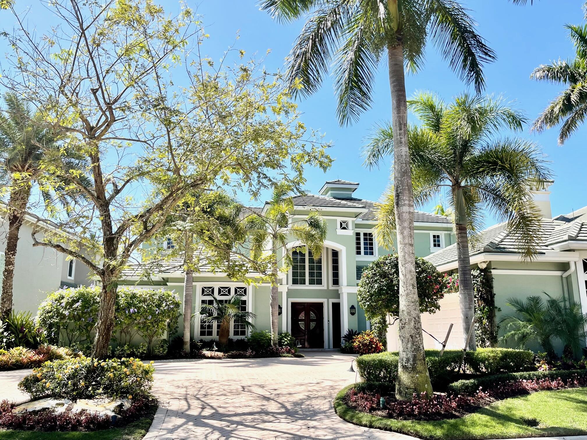 Jonathans Landing - Residential