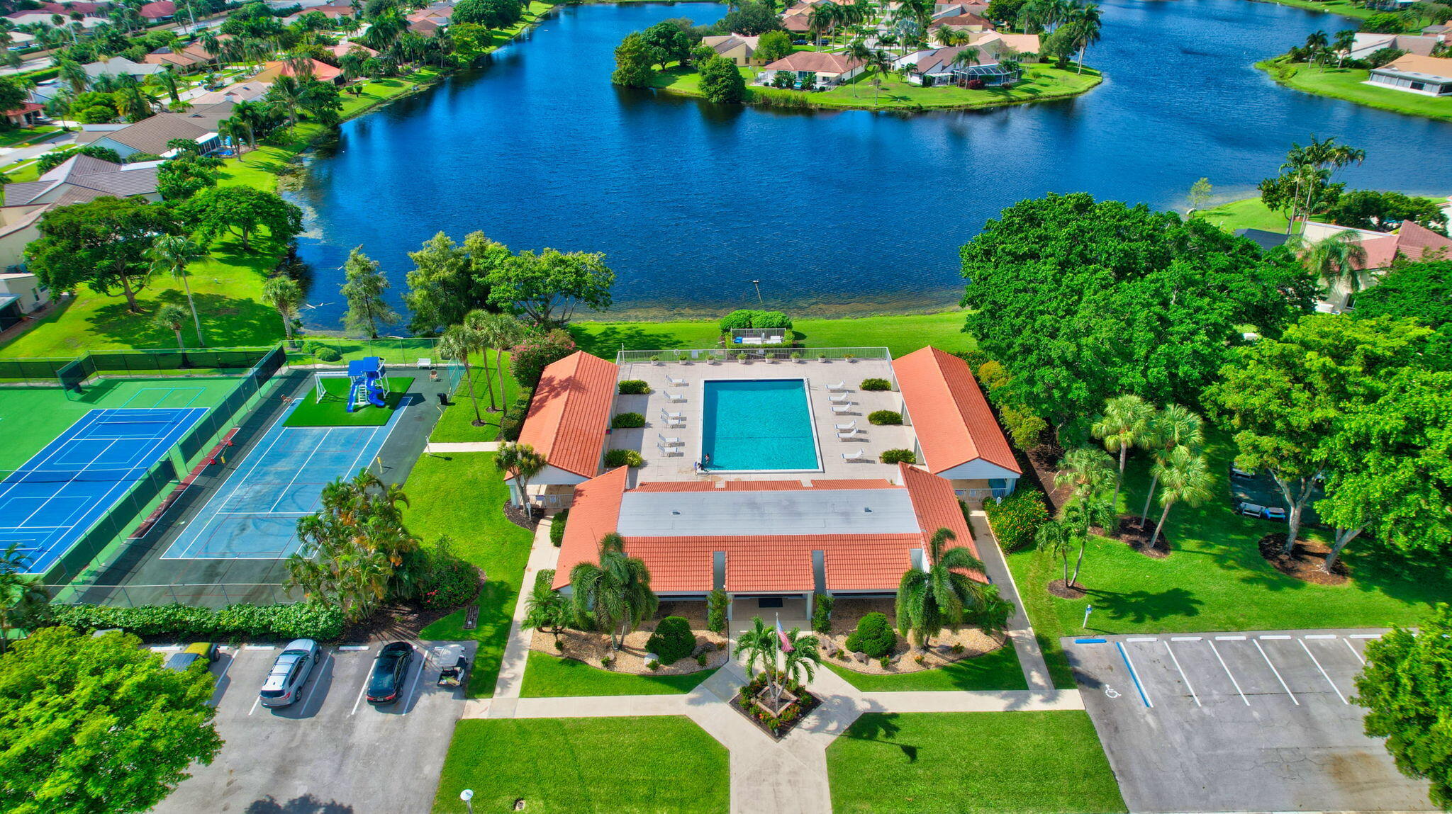 CRANBROOK LAKE ESTATES - Residential