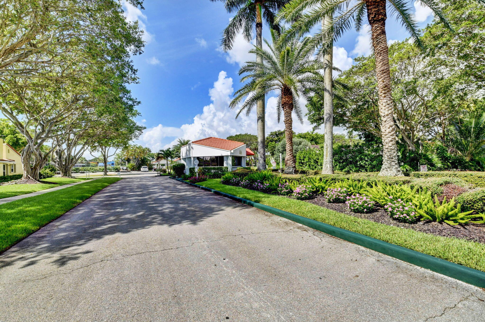 CRANBROOK LAKE ESTATES - Residential