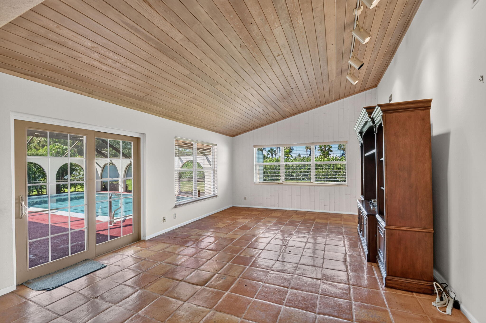 CRANBROOK LAKE ESTATES - Residential
