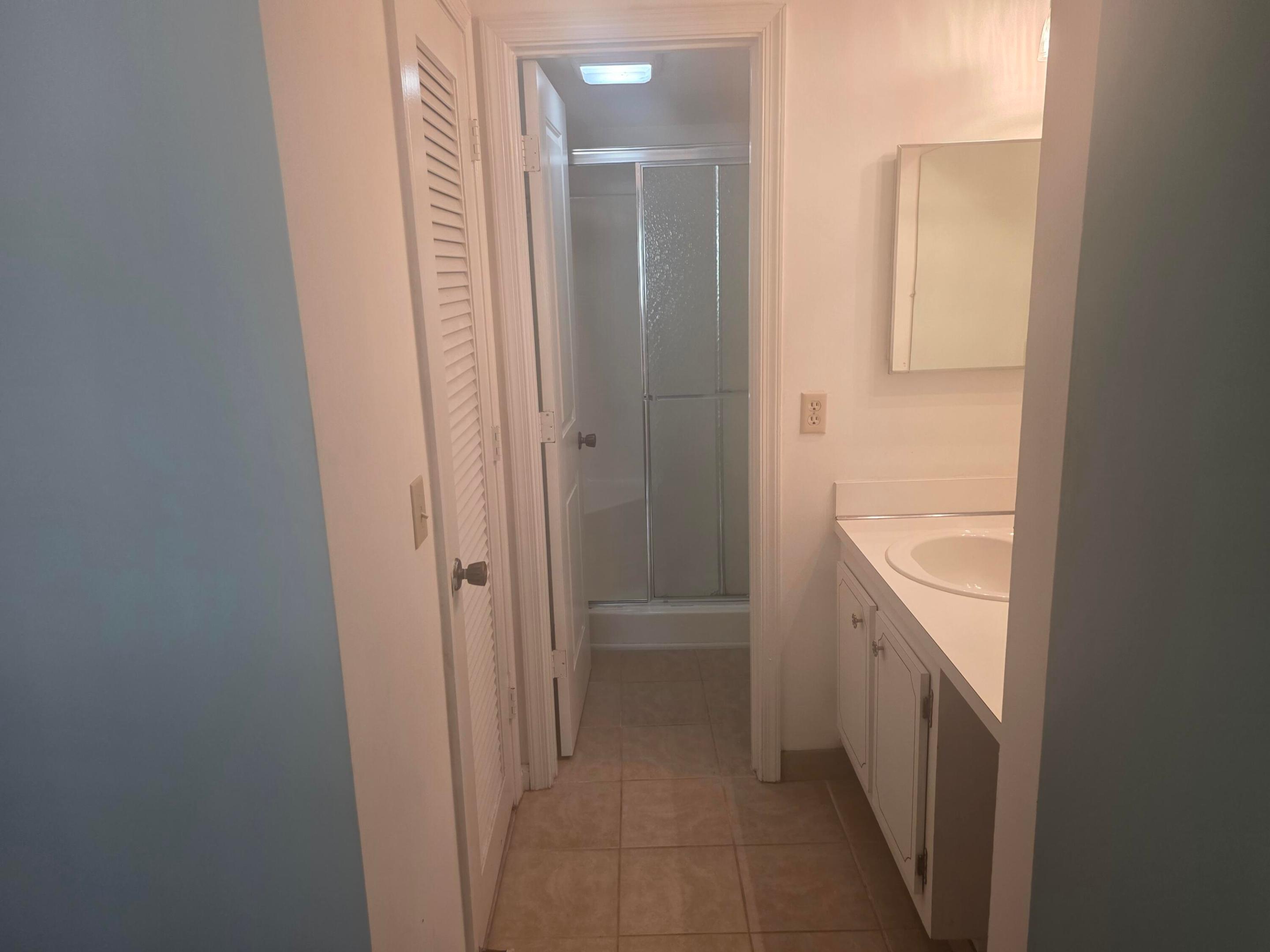 DEERFIELD PINES NORTH CONDO - Residential Lease