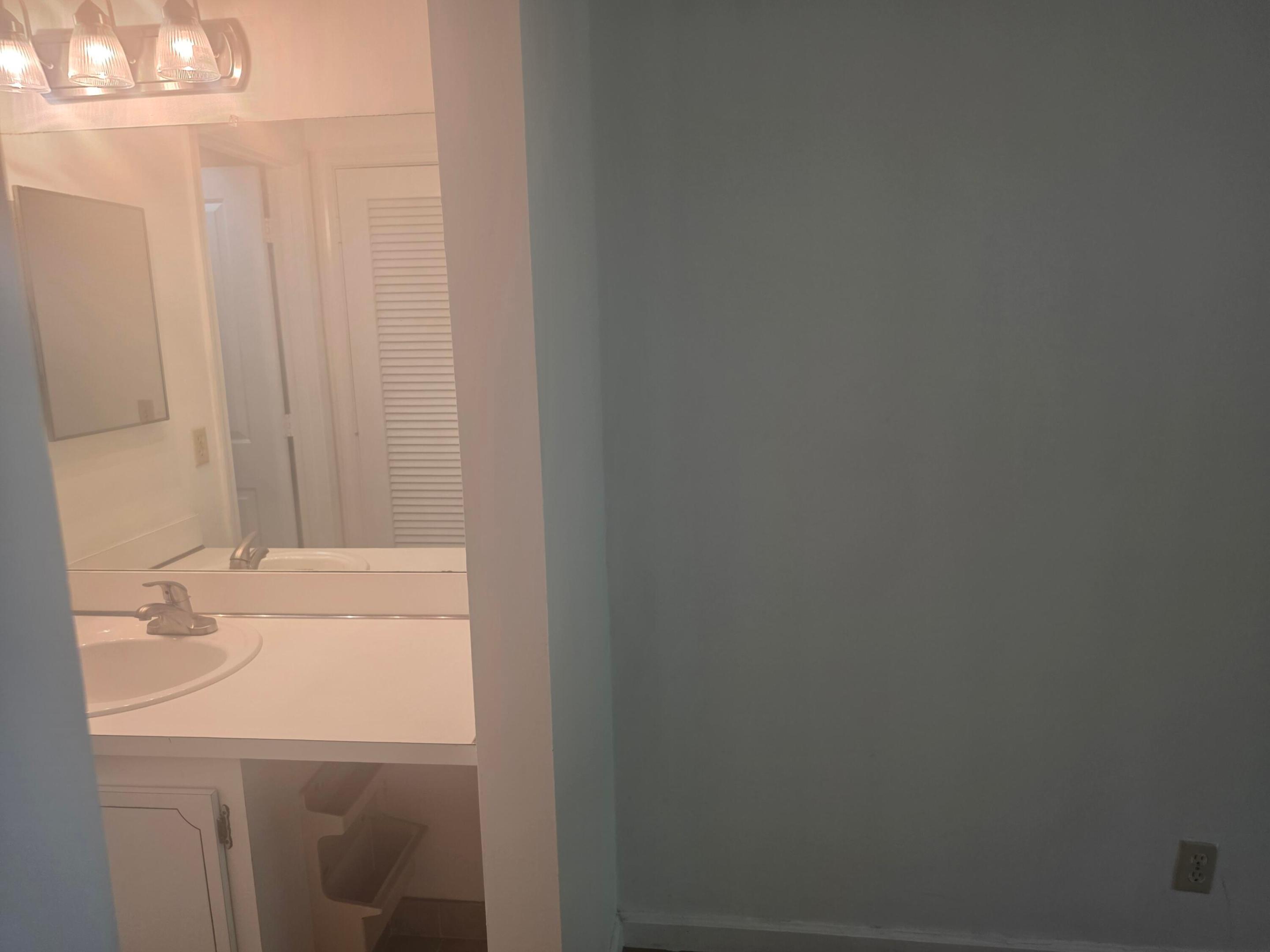 DEERFIELD PINES NORTH CONDO - Residential Lease