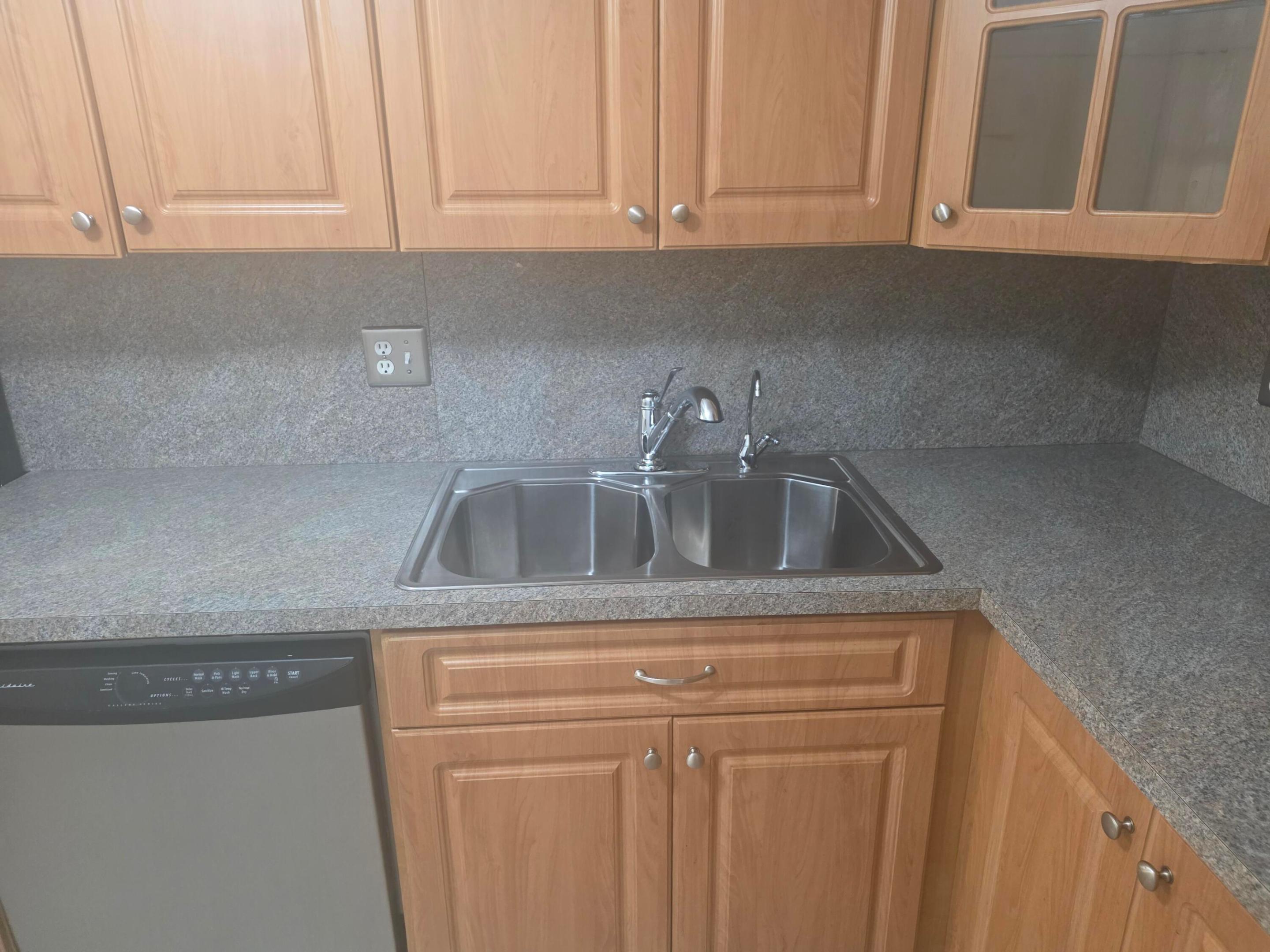 DEERFIELD PINES NORTH CONDO - Residential Lease