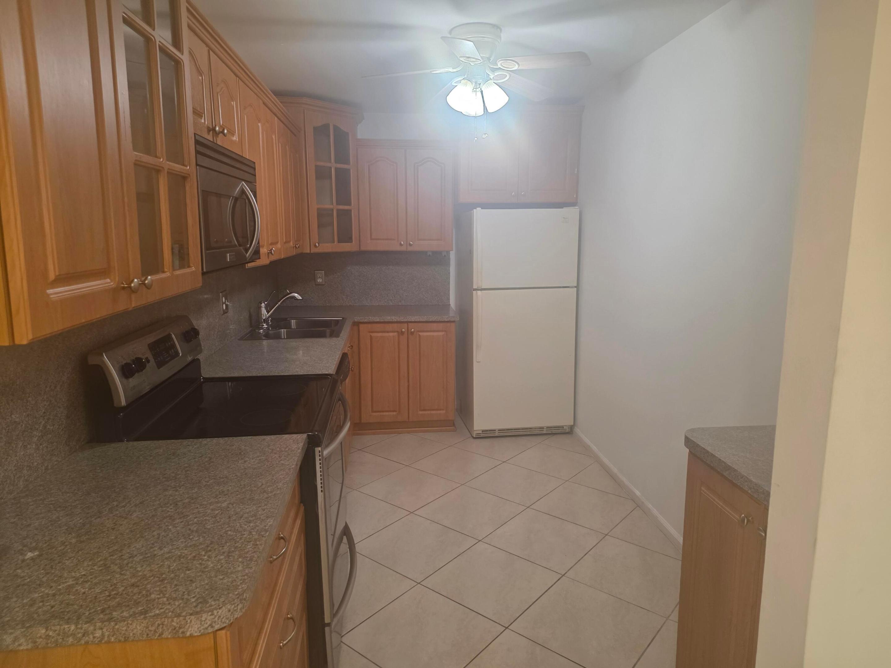 DEERFIELD PINES NORTH CONDO - Residential Lease