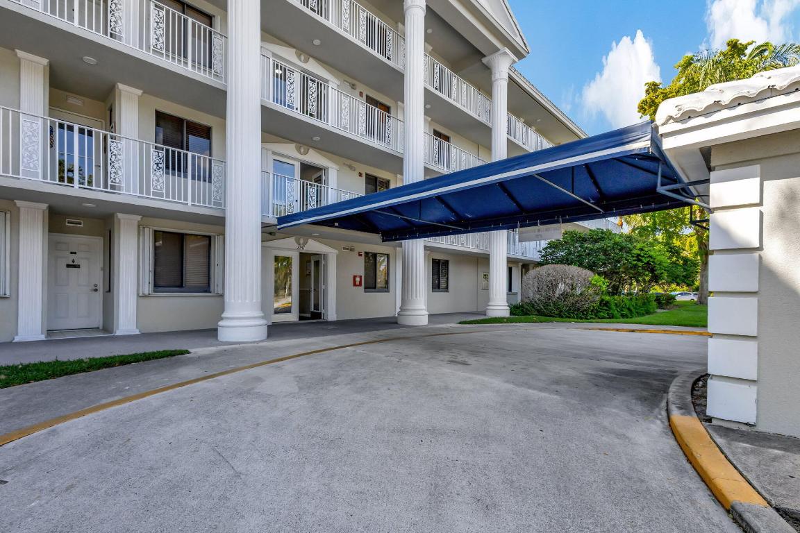 WHITEHALL VILLAGE - Residential