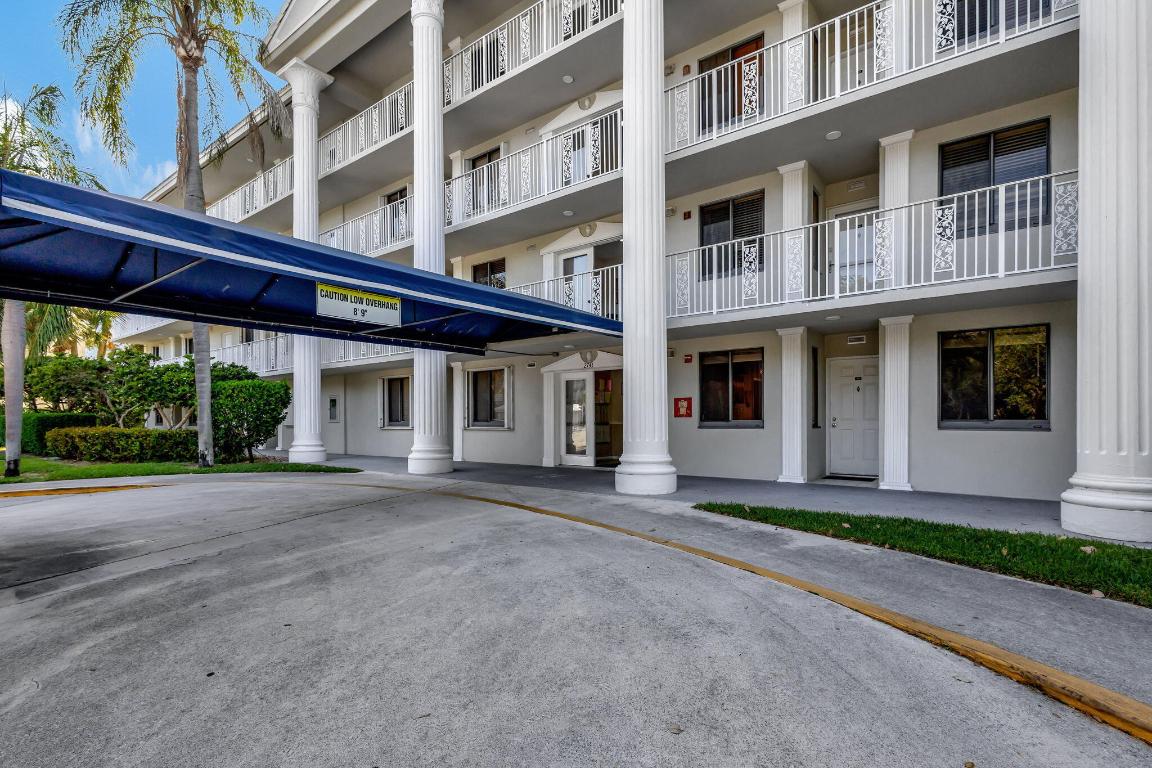 WHITEHALL VILLAGE - Residential