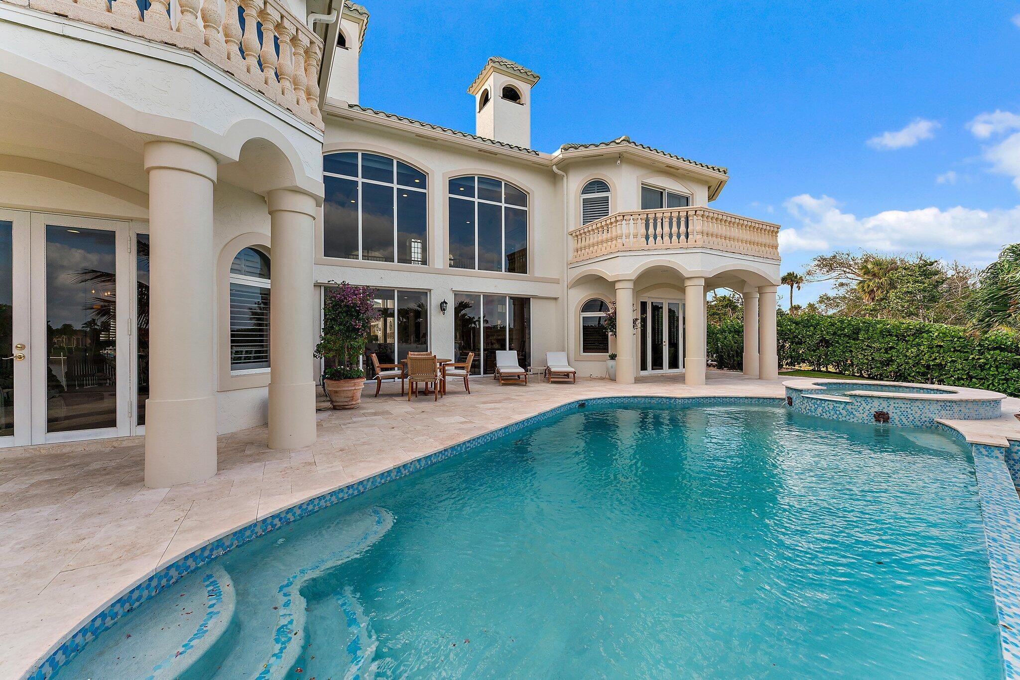 ROLLING HILLS - Residential