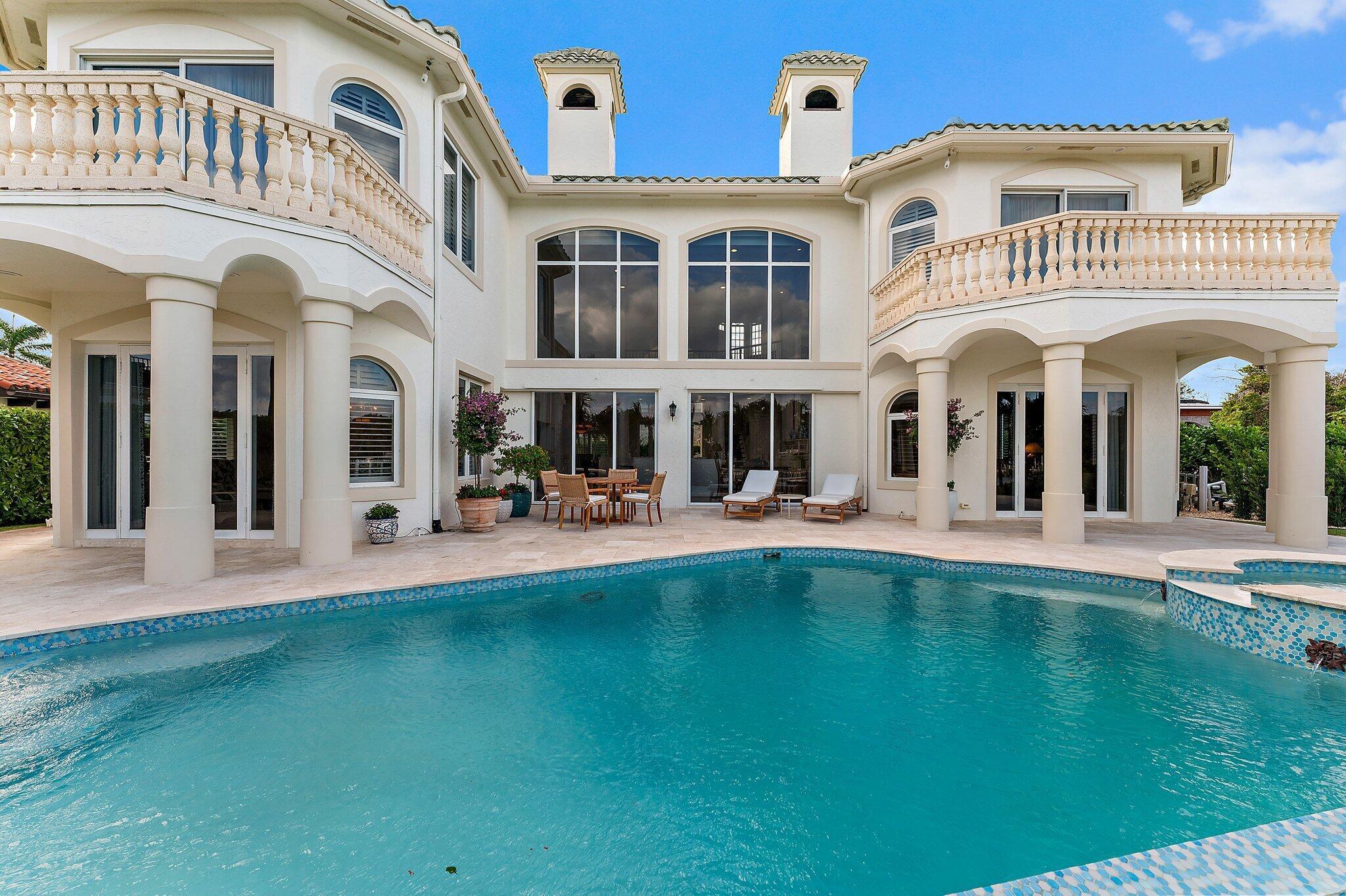 ROLLING HILLS - Residential