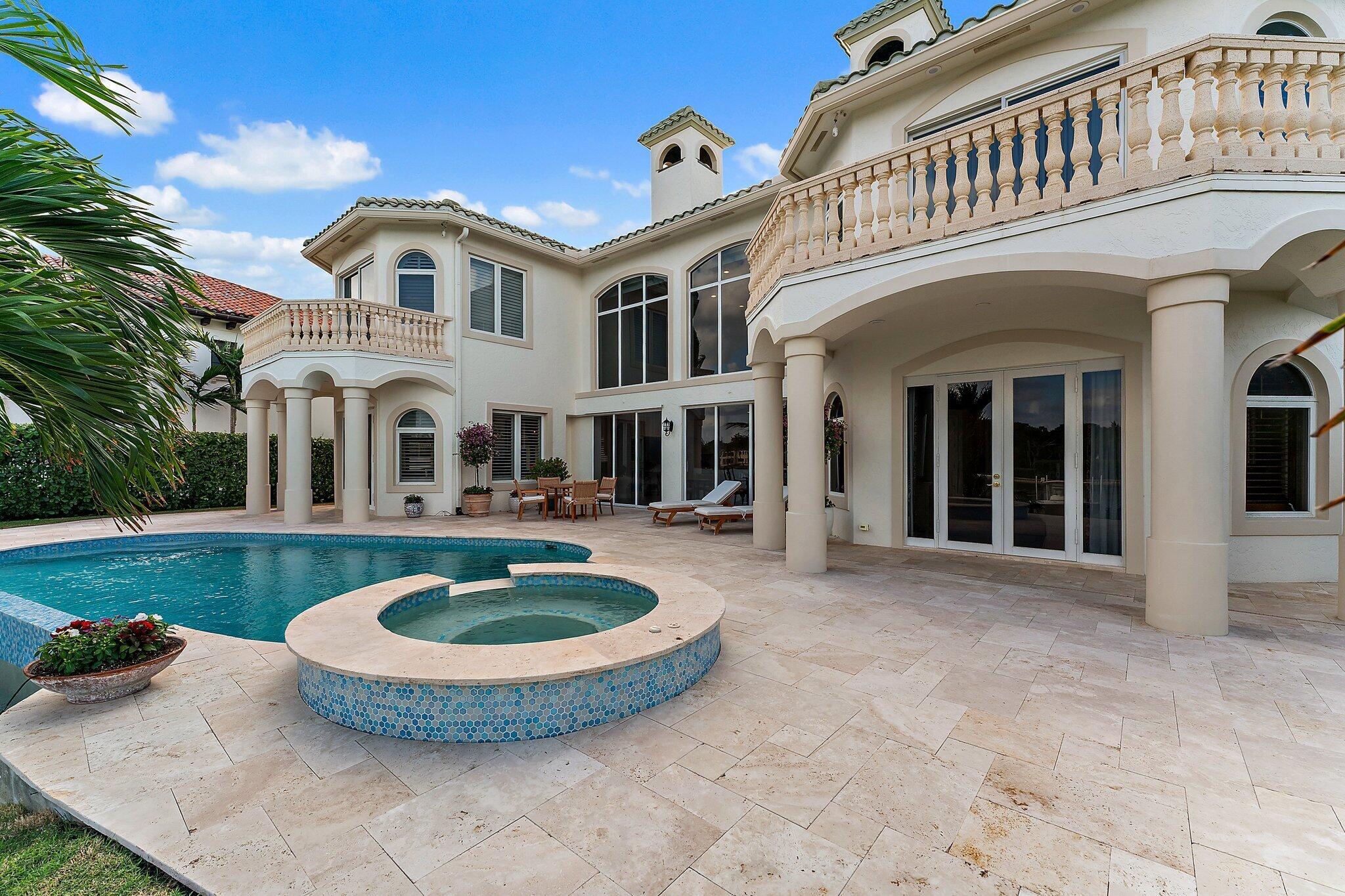 ROLLING HILLS - Residential