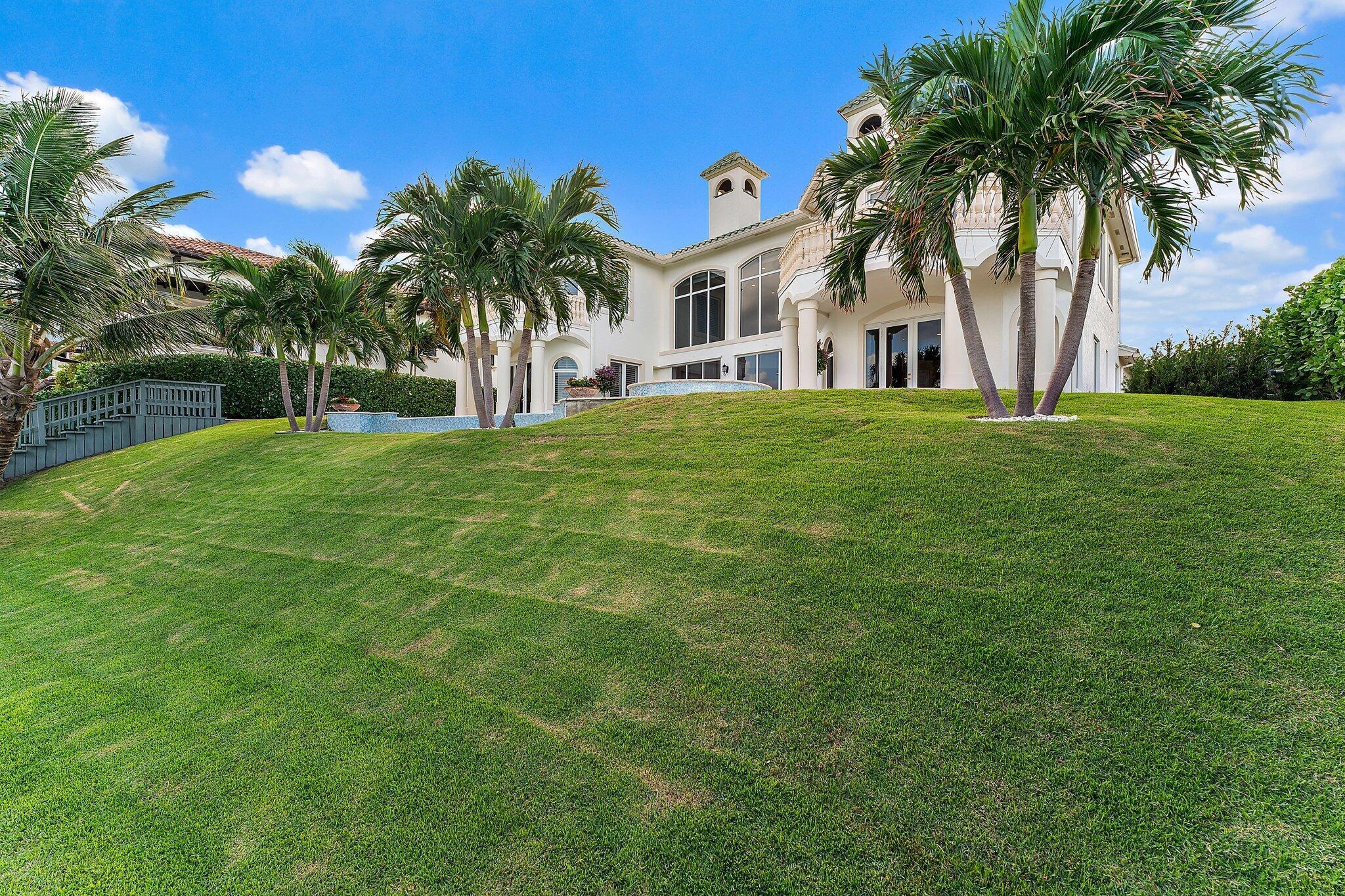 ROLLING HILLS - Residential