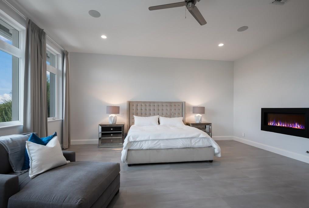 ROYAL PALM YACHT & COUNTR - Residential