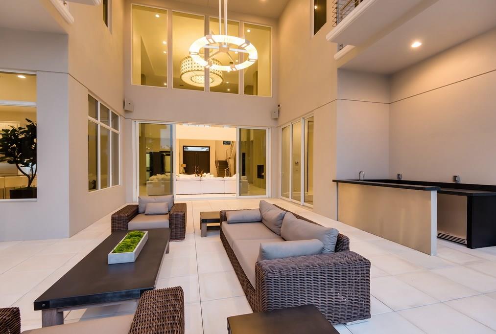 ROYAL PALM YACHT & COUNTR - Residential