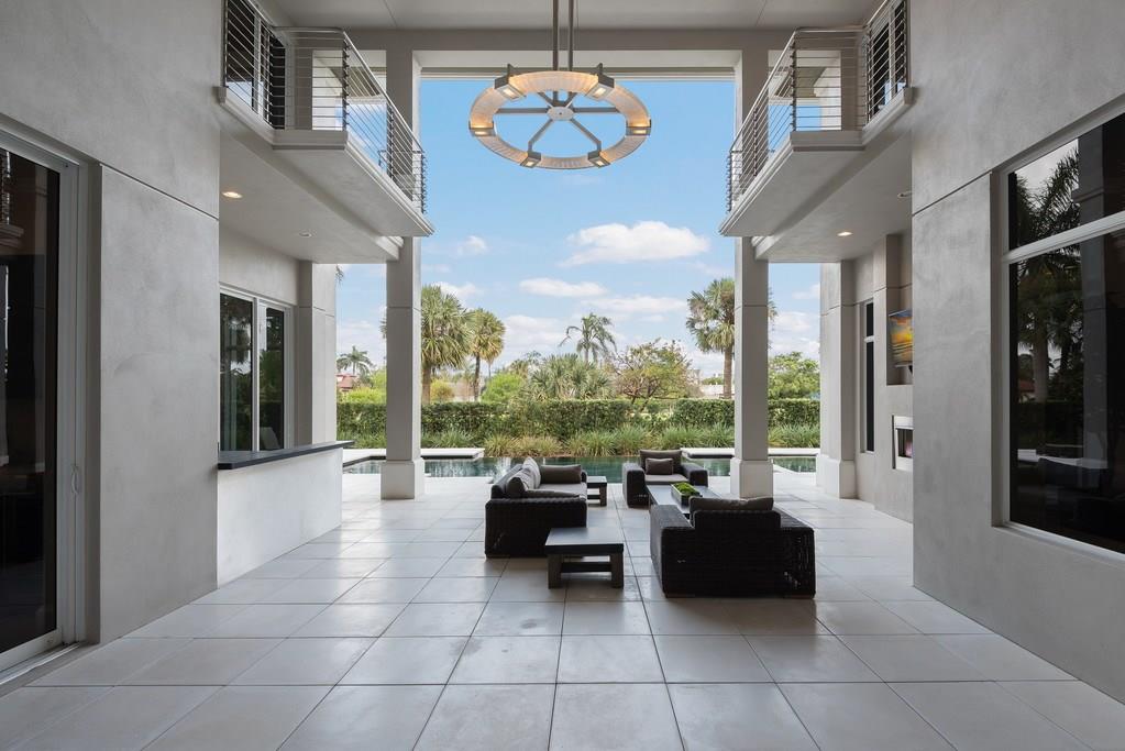 ROYAL PALM YACHT & COUNTR - Residential