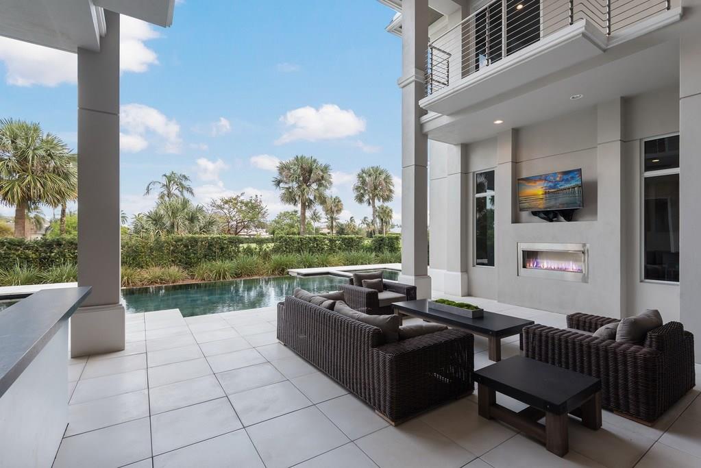 ROYAL PALM YACHT & COUNTR - Residential