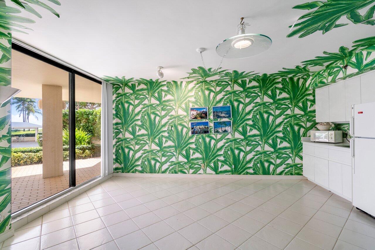 TWENTY SEVEN SEVENTY SOUTH OCEAN BOULEVARD COND DE - Residential