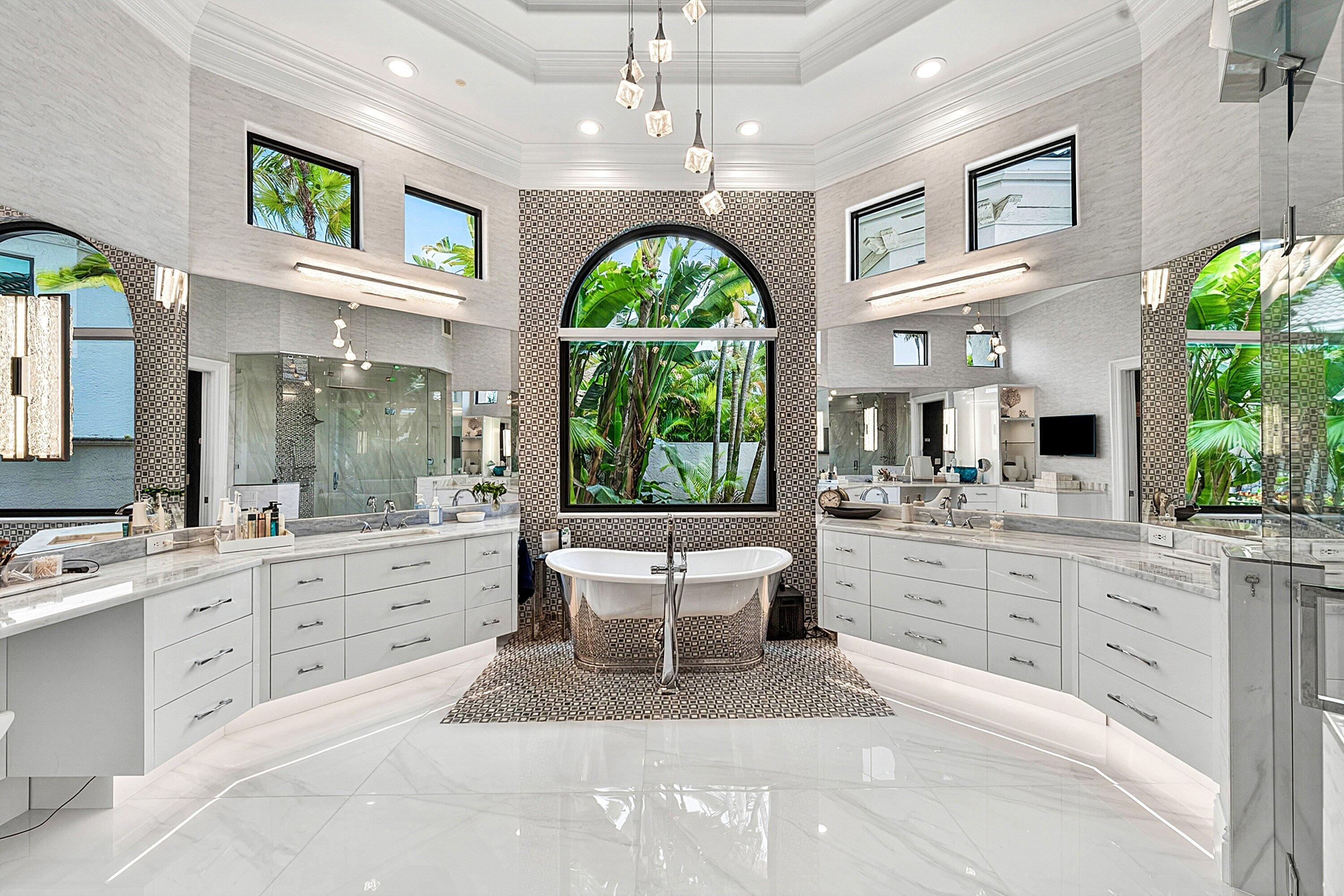 CARLTON ESTATES AT WOODFIELD COUNTRY CLUB - Residential