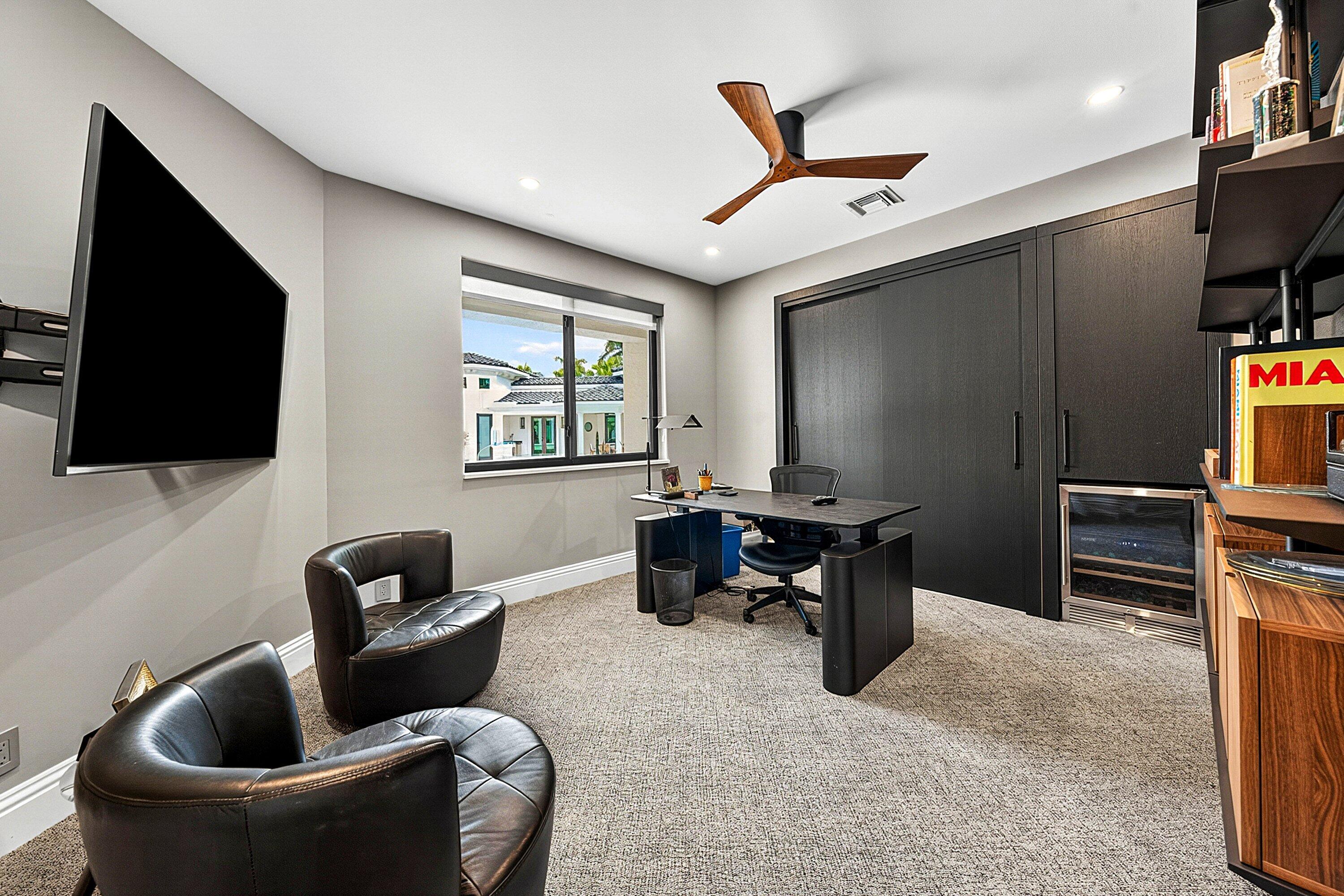CARLTON ESTATES AT WOODFIELD COUNTRY CLUB - Residential