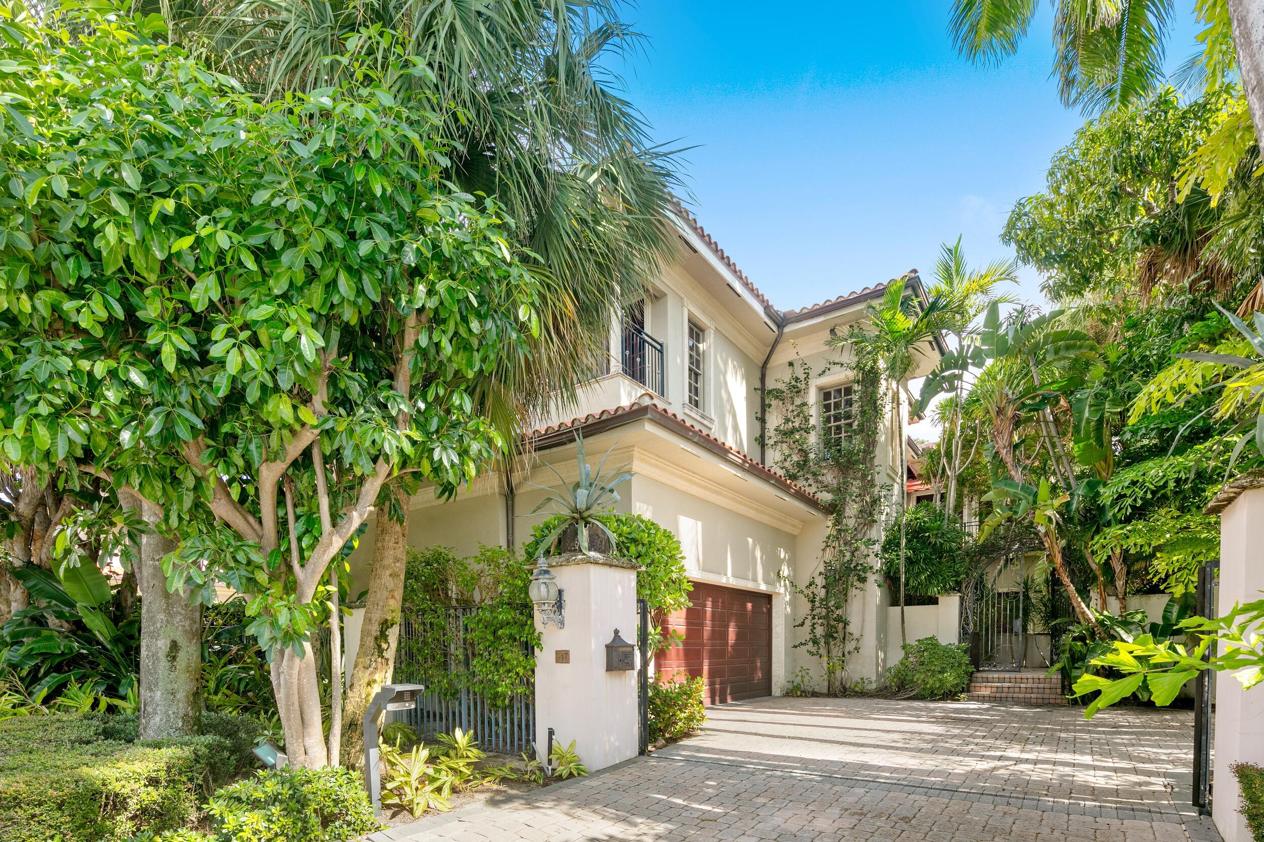 Beautiful In-Town 3BR/4.1BA townhome with office, den, pool and 2 car garage. Gorgeous formal living room features fireplace. French doors open to courtyard and pool. Dining room with built-in cabinetry and buffet. Elegant foyer with soaring ceilings. Additional highlights include elevator, balconies, and large primary suite.