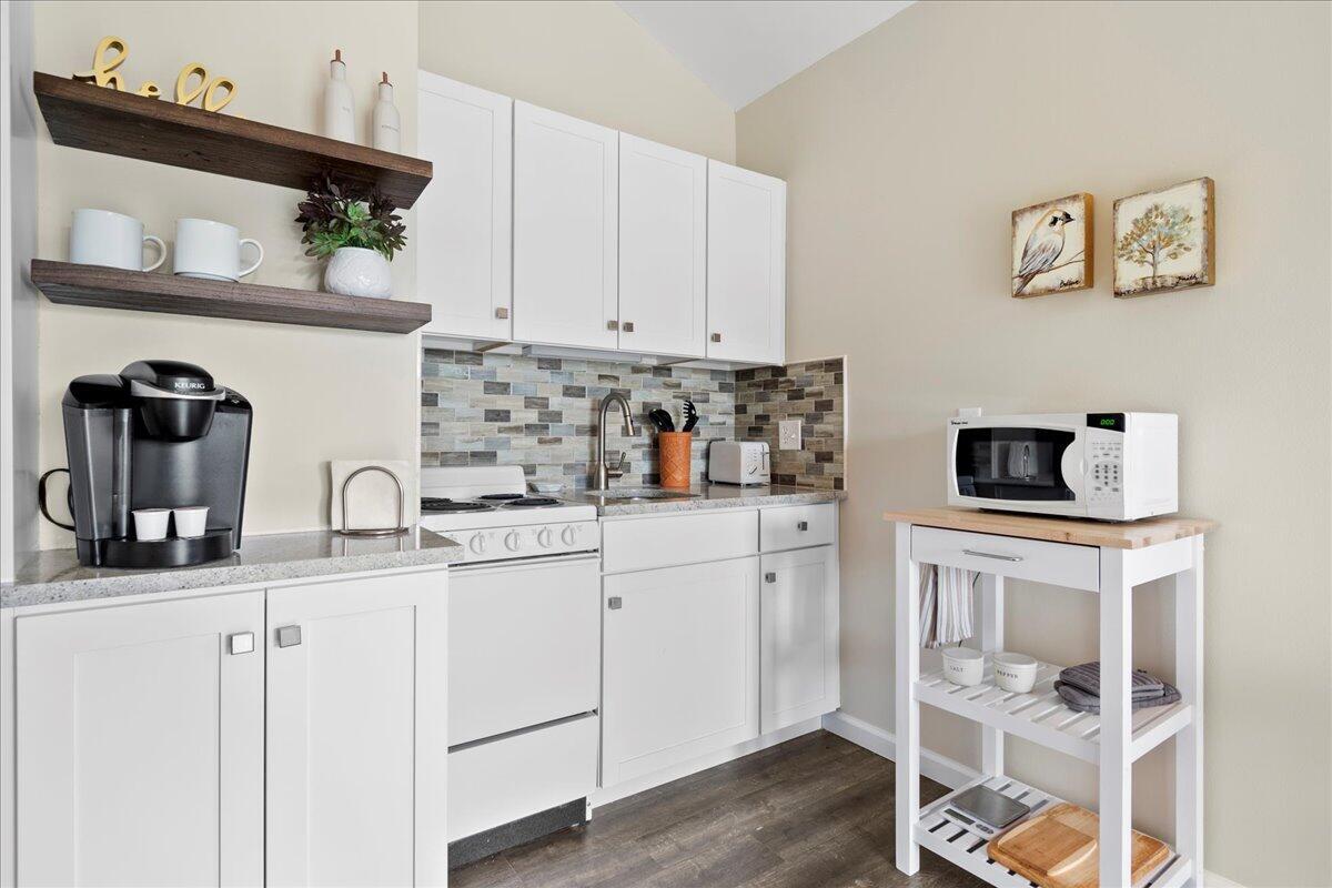 TENNIS LODGES 1 CONDO - Residential Lease