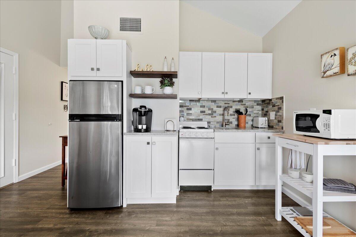 TENNIS LODGES 1 CONDO - Residential Lease