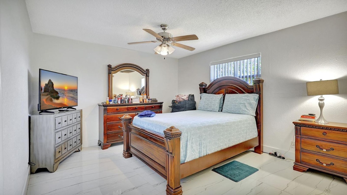 THE ELMVALE CONDO - Residential