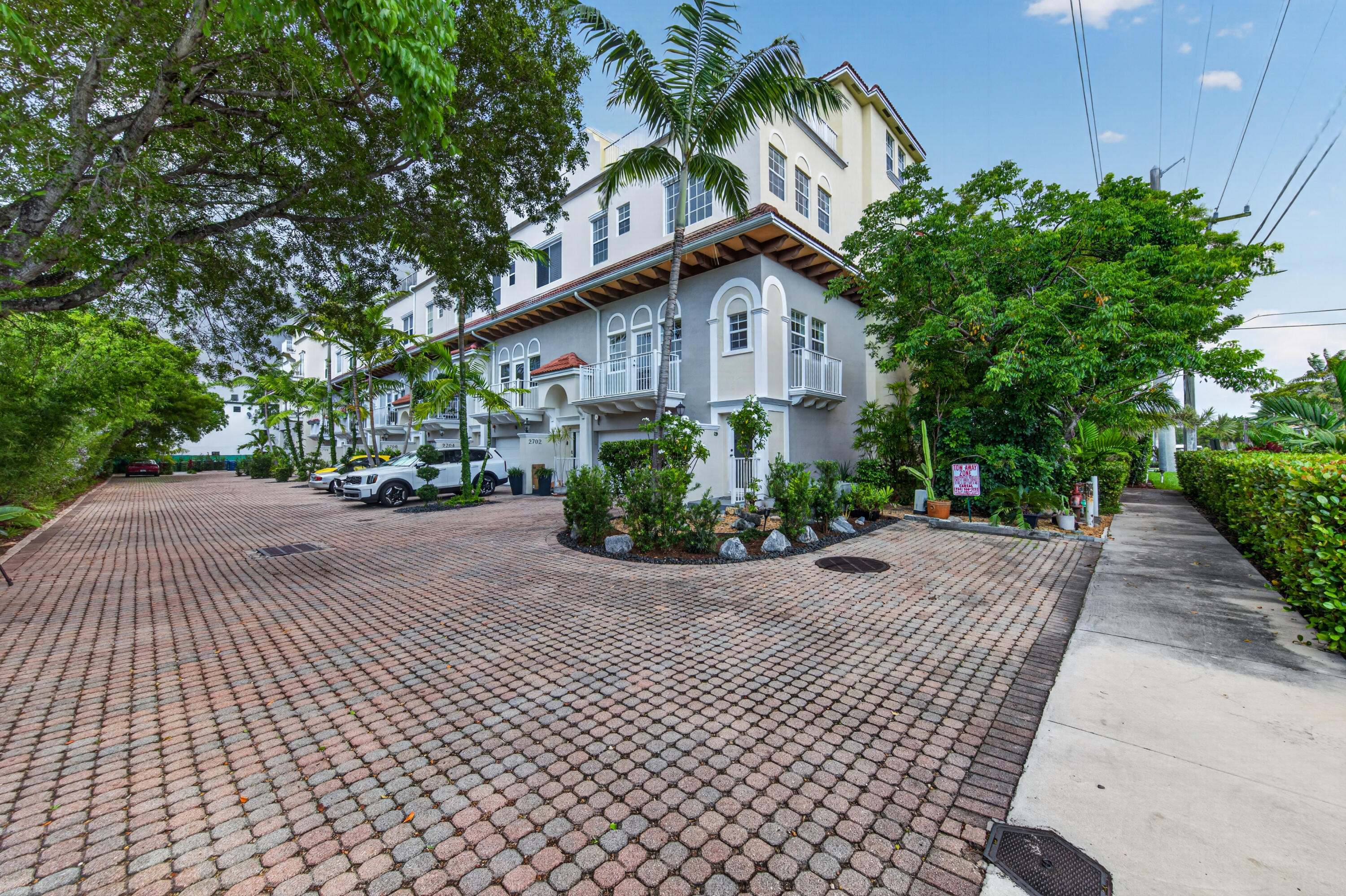 HIGHLAND ESTATES - Residential