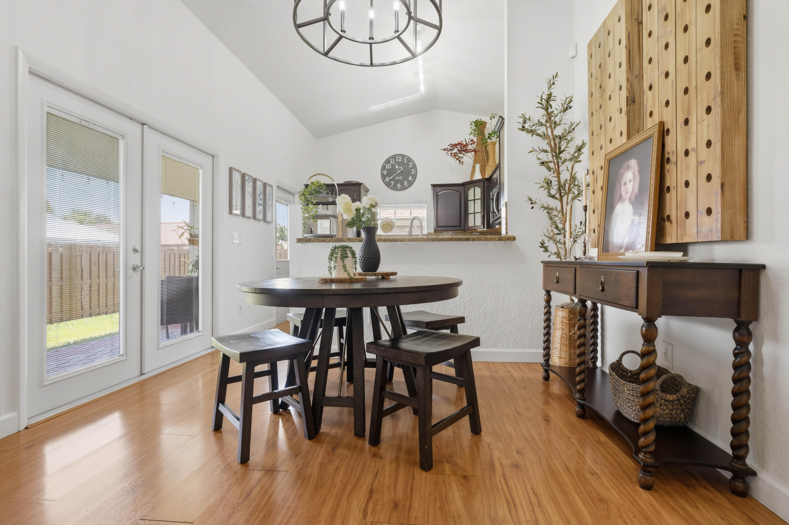IVANHOE - Residential