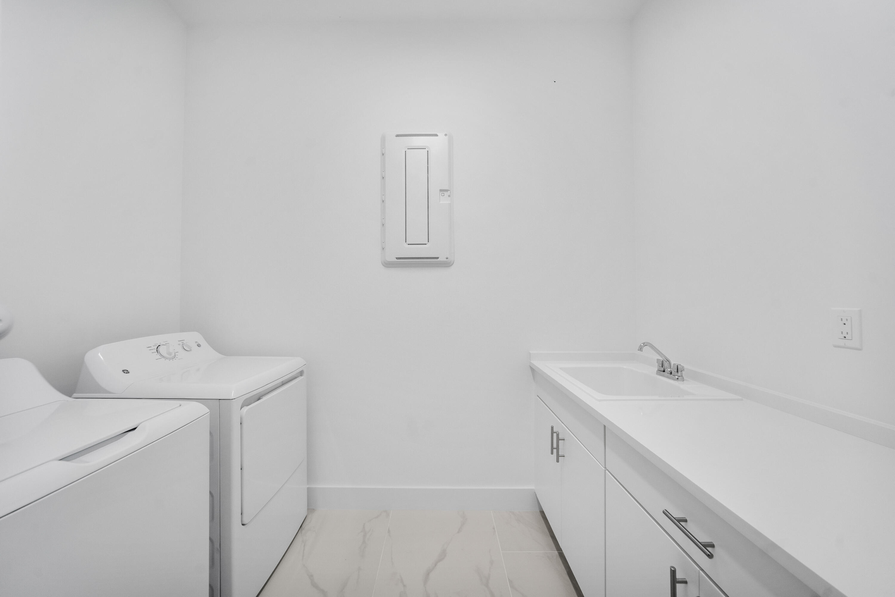 JOHNS WEST PUD - Residential Lease