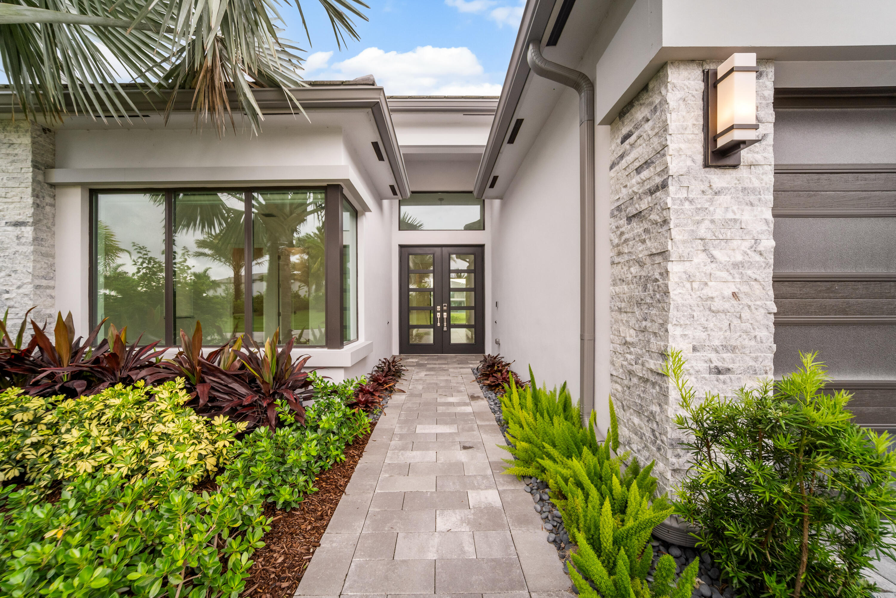 JOHNS WEST PUD - Residential Lease