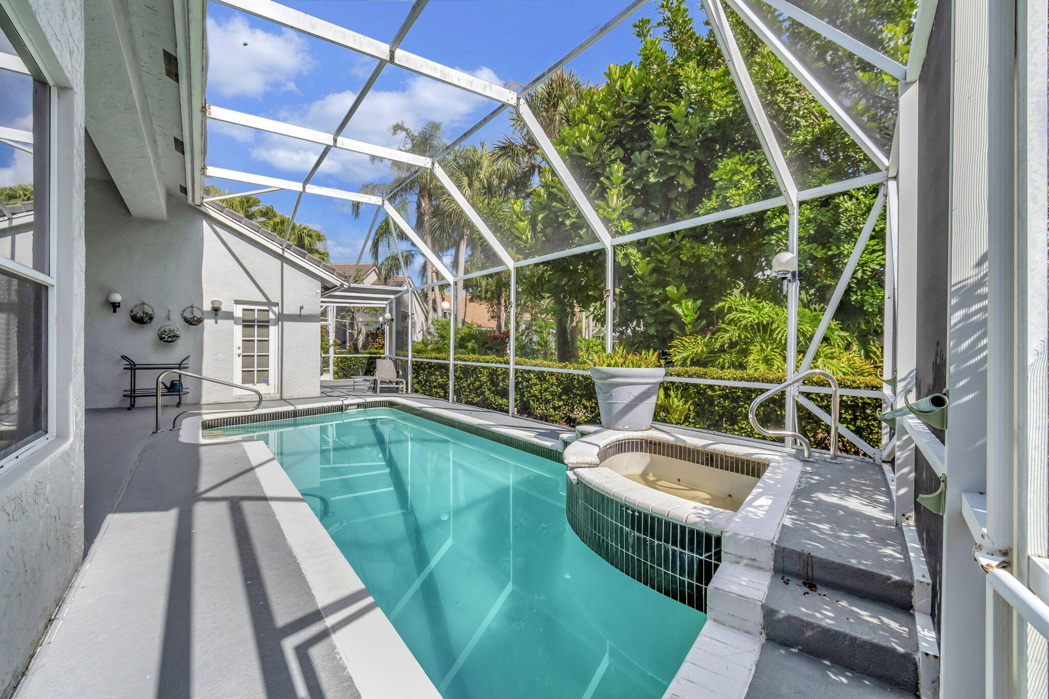 ABERDEEN ESTATES - Residential