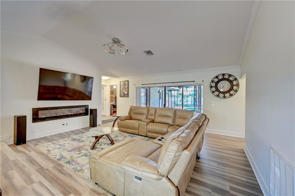 Pine Ridge 112-37 B - Residential